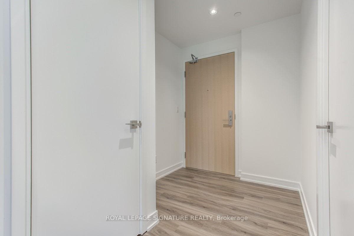 621 Sheppard Avenue Unit 616 photo 3