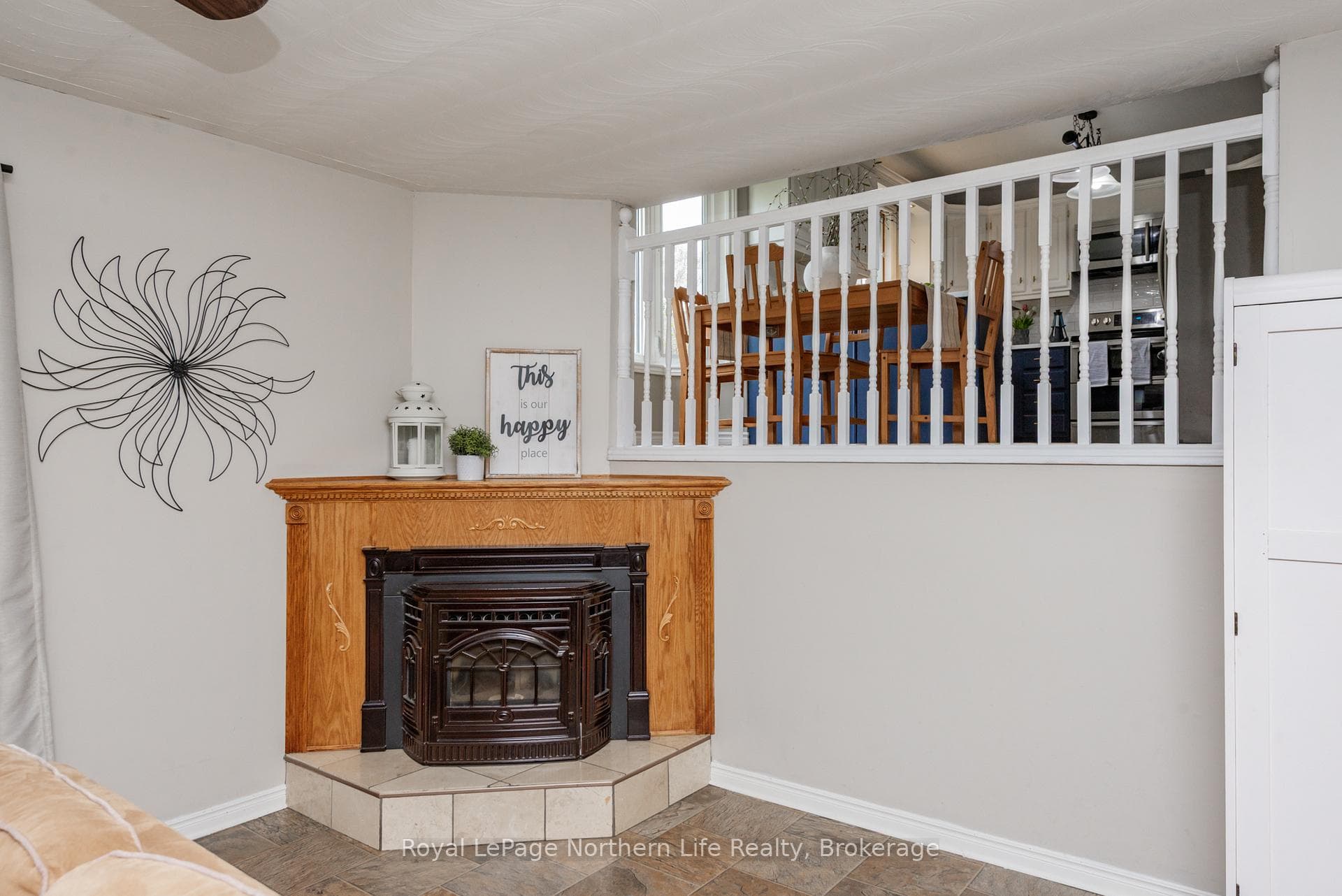 989 Annette Street photo 38
