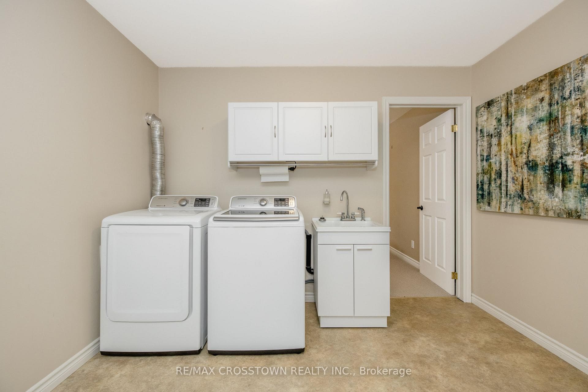 11 Revelstoke Court photo 35