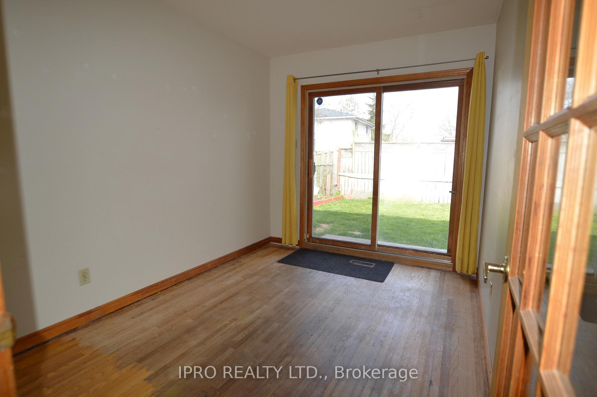 162 Mooregate Crescent photo 8