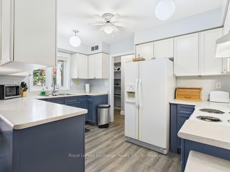 390 MacDougall Drive Unit 2 photo 6