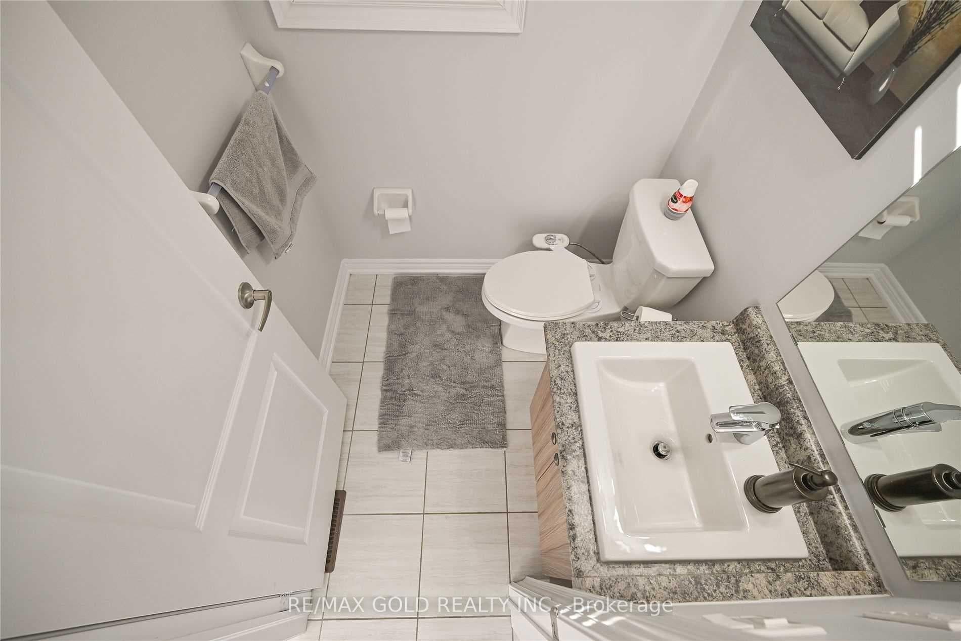 9 FORSYTH Crescent photo 9