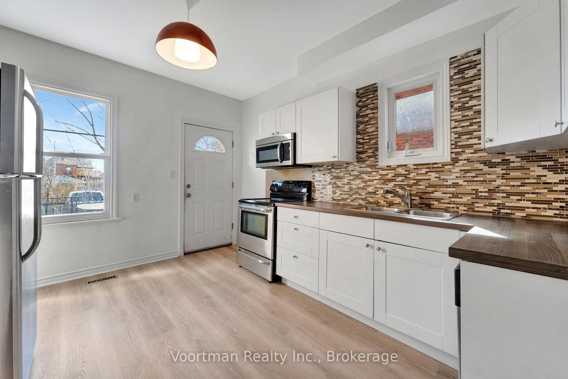 10 Smith Avenue photo 2