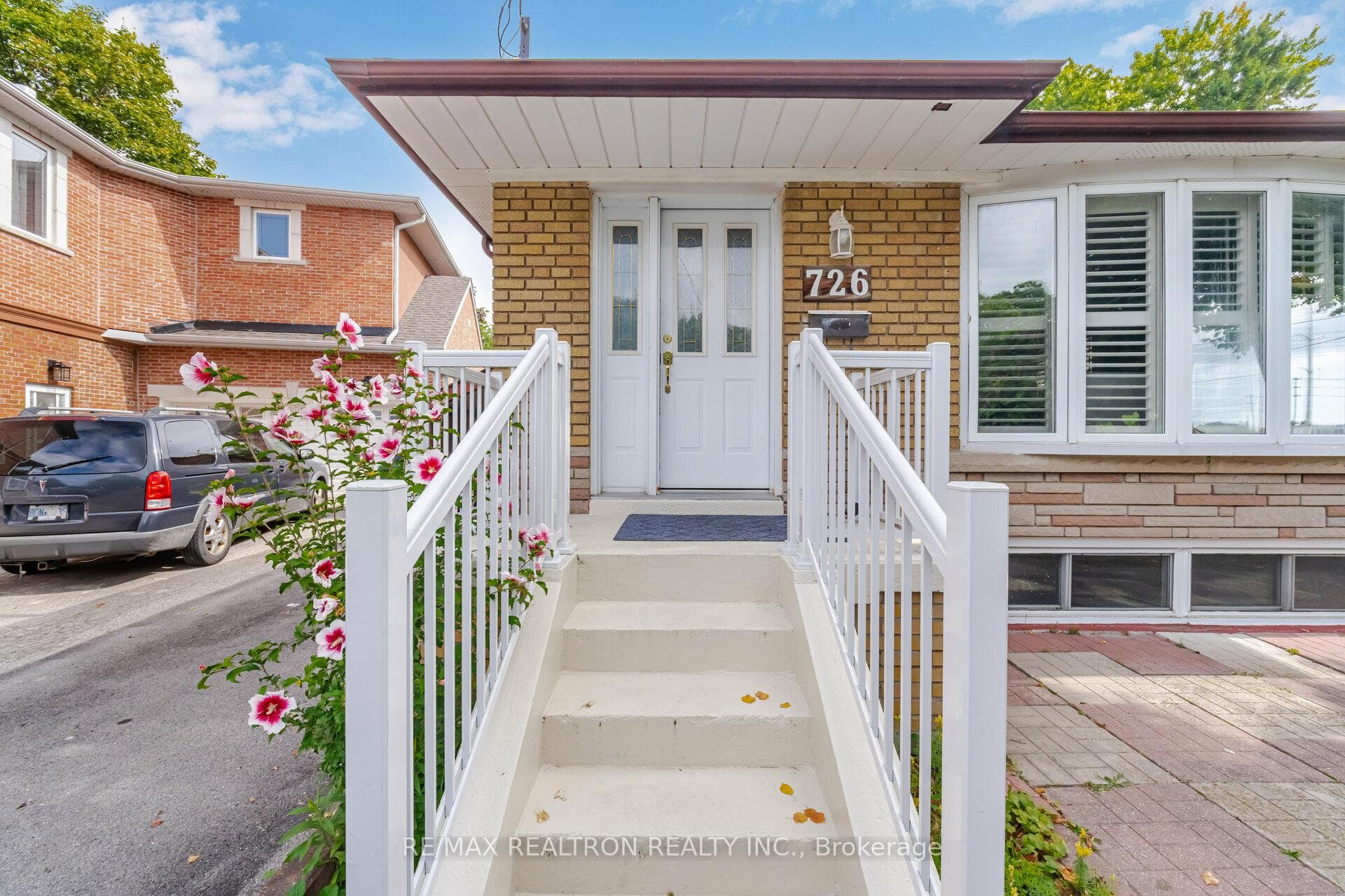726 Brimorton Drive photo 4