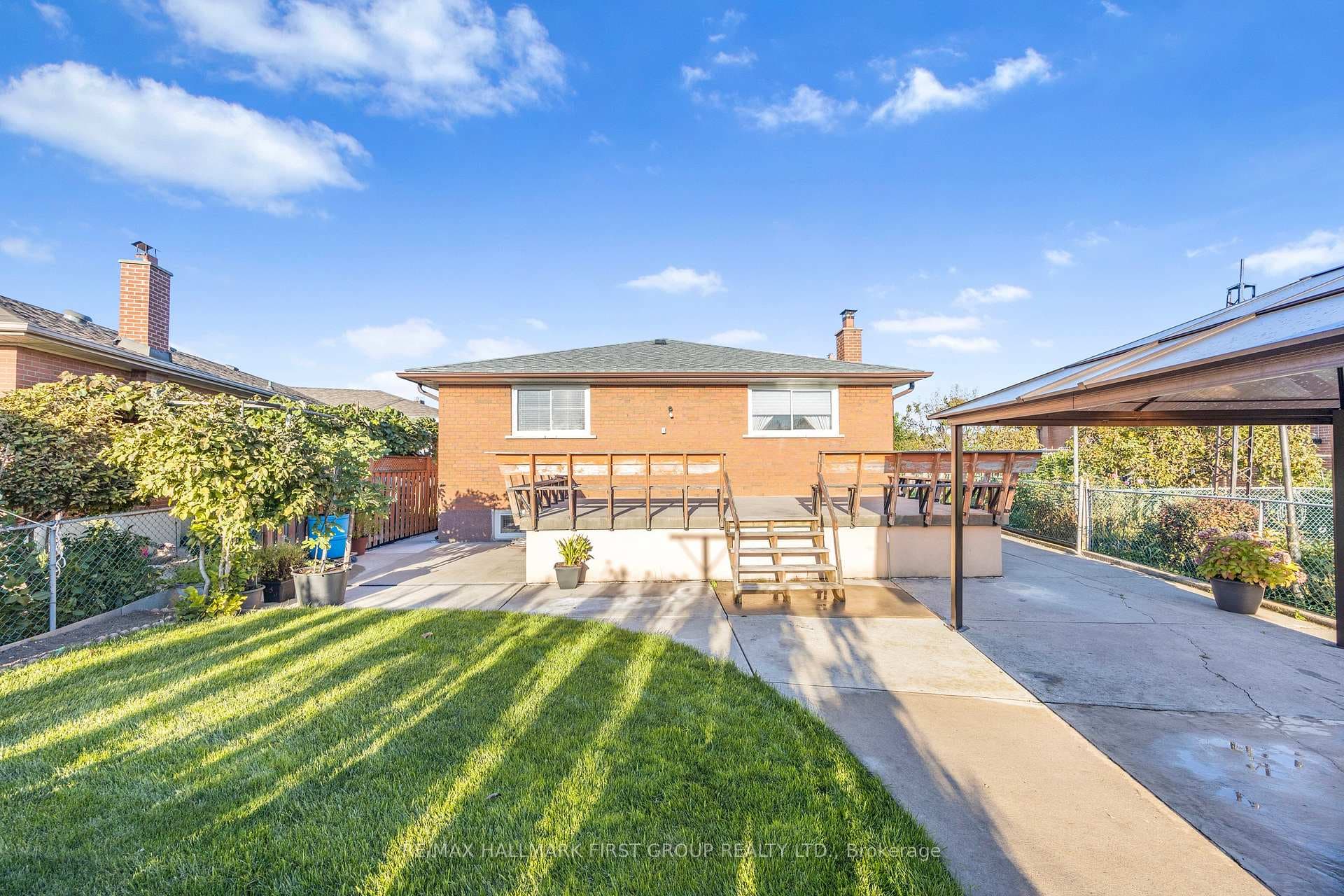 154 Fairglen Avenue photo 30