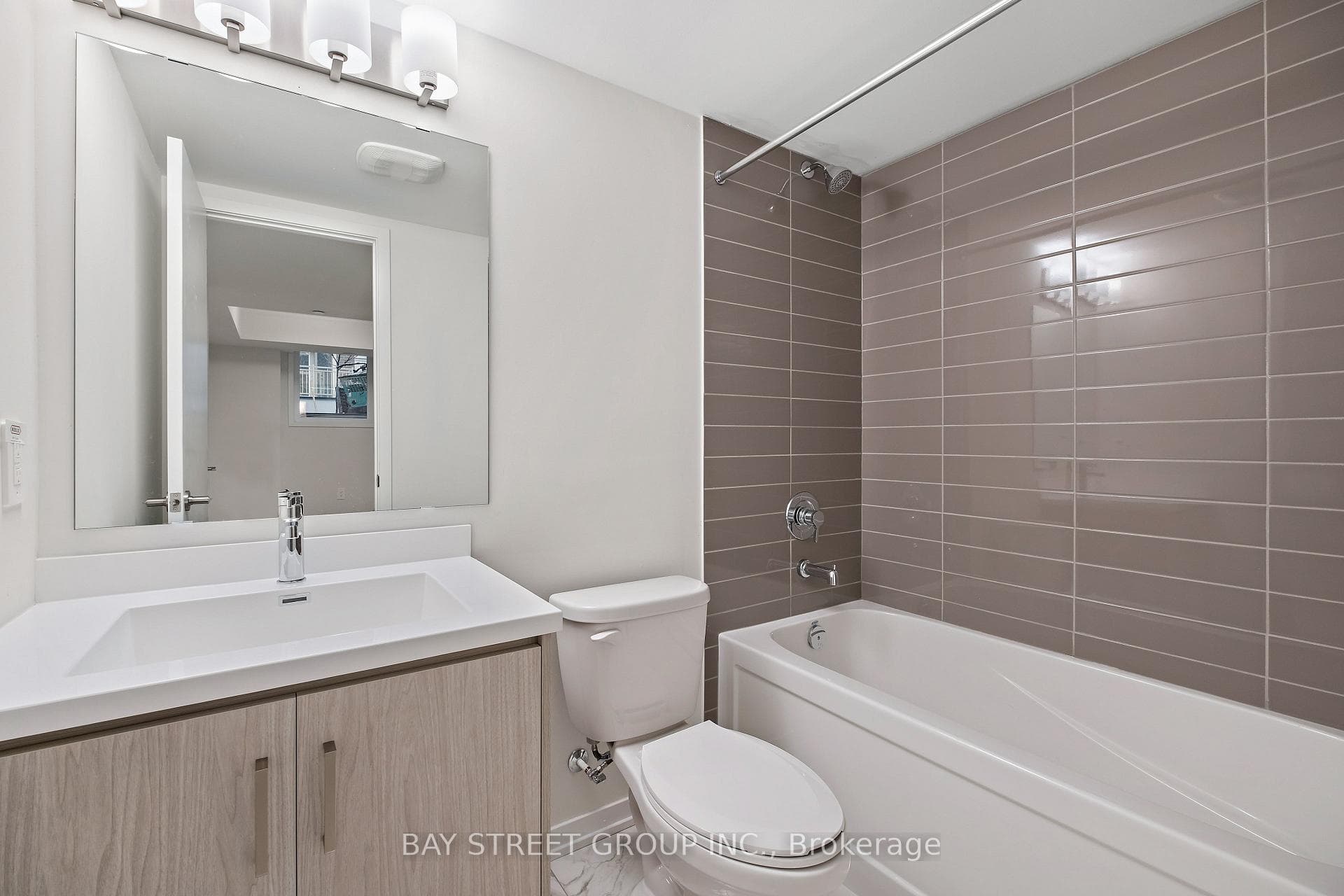 31 Honeycrisp Crescent Unit 60 photo 21