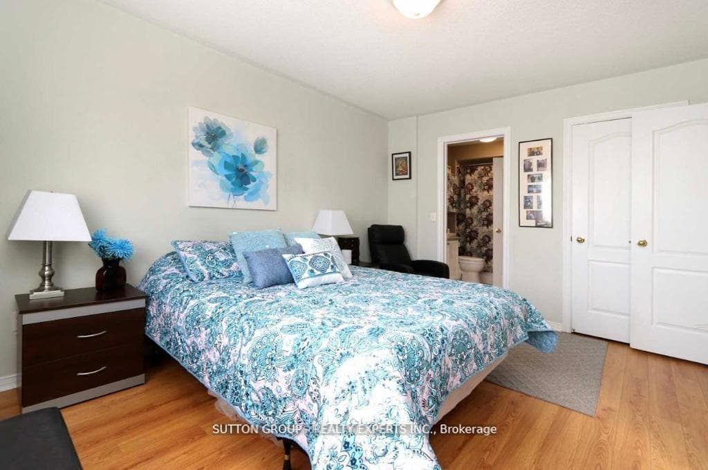 29 Denison Avenue photo 9