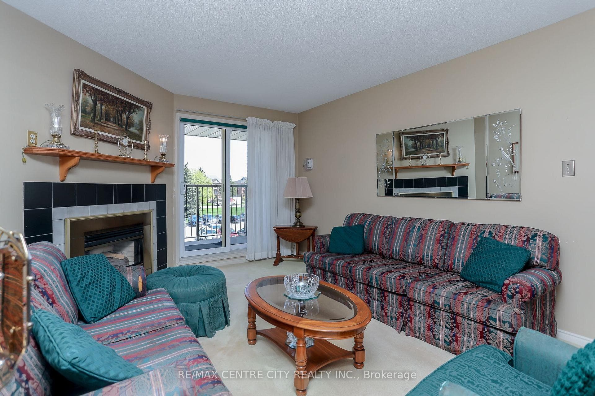 440 Wellington Street Unit 308 photo 9