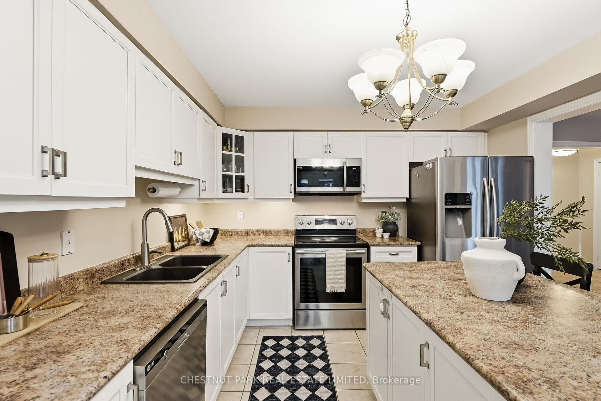 55 Apple Tree Crescent photo 12