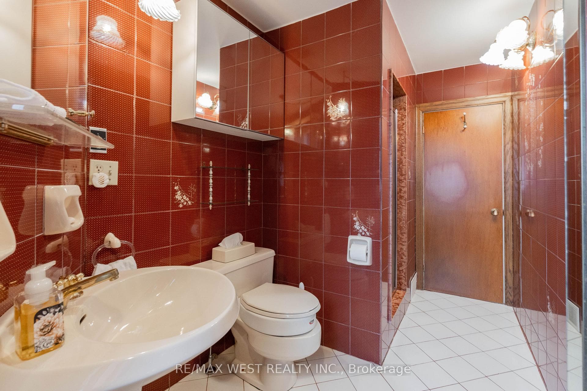 1516 Lawrence Avenue photo 27