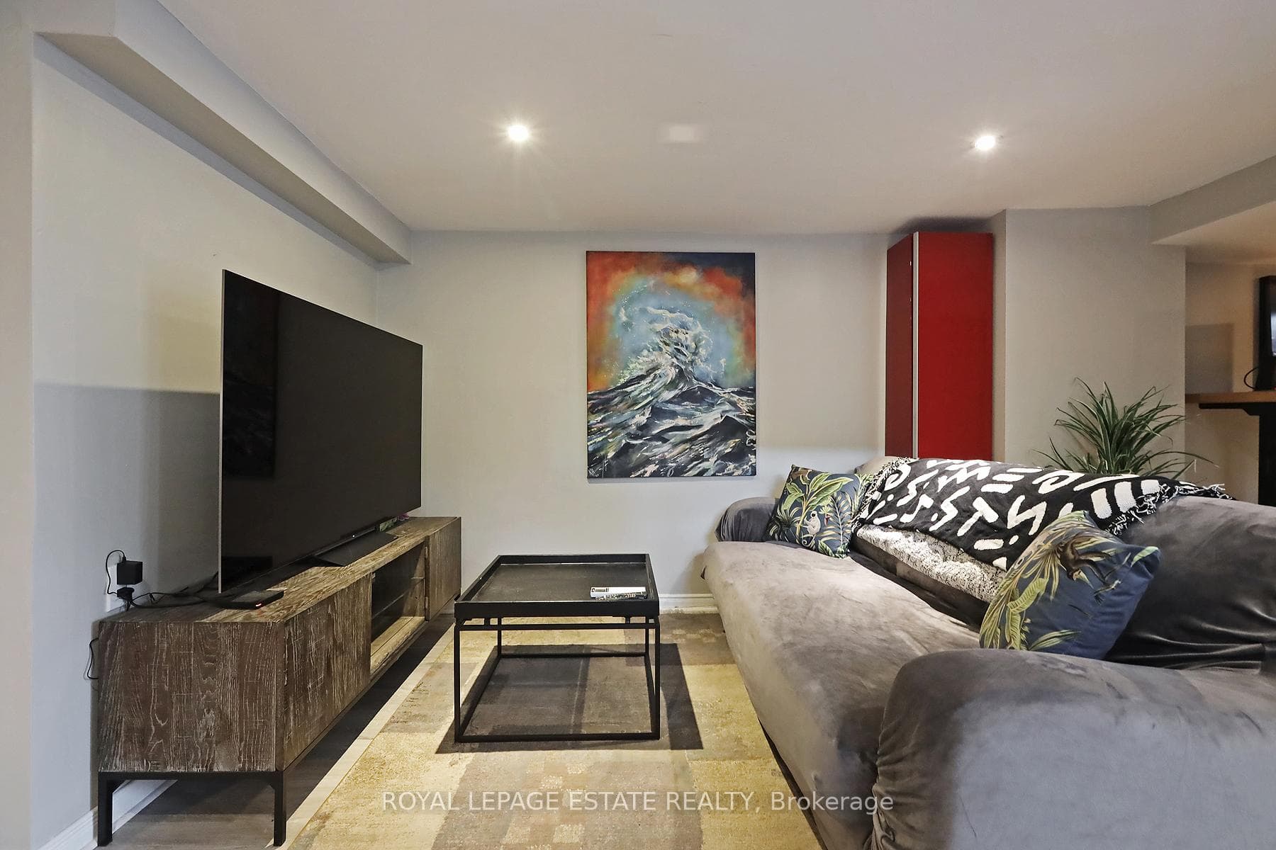375 Woodfield (Lower) Road photo 6