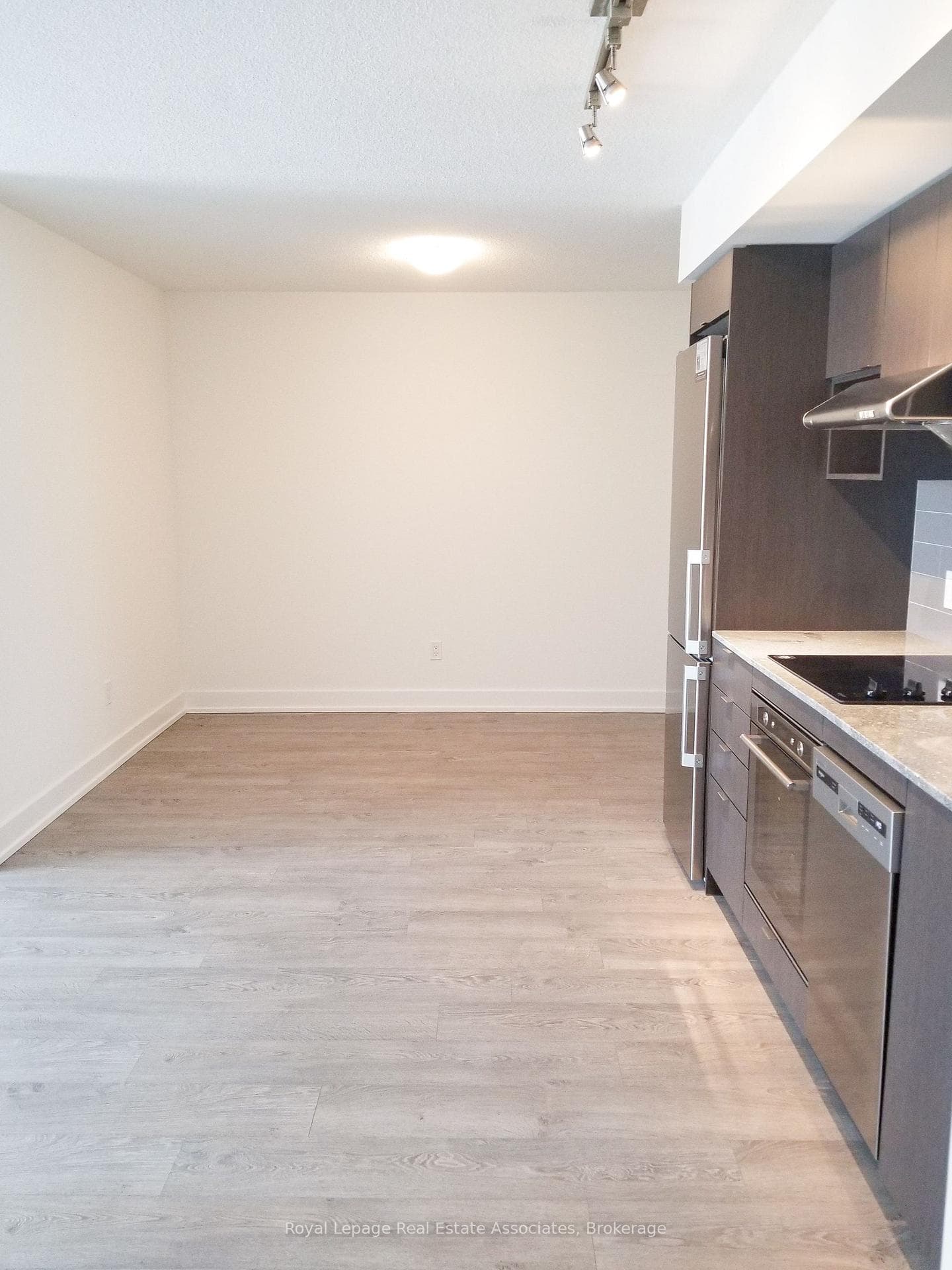 7 Mabelle Avenue Unit 1506 photo 5