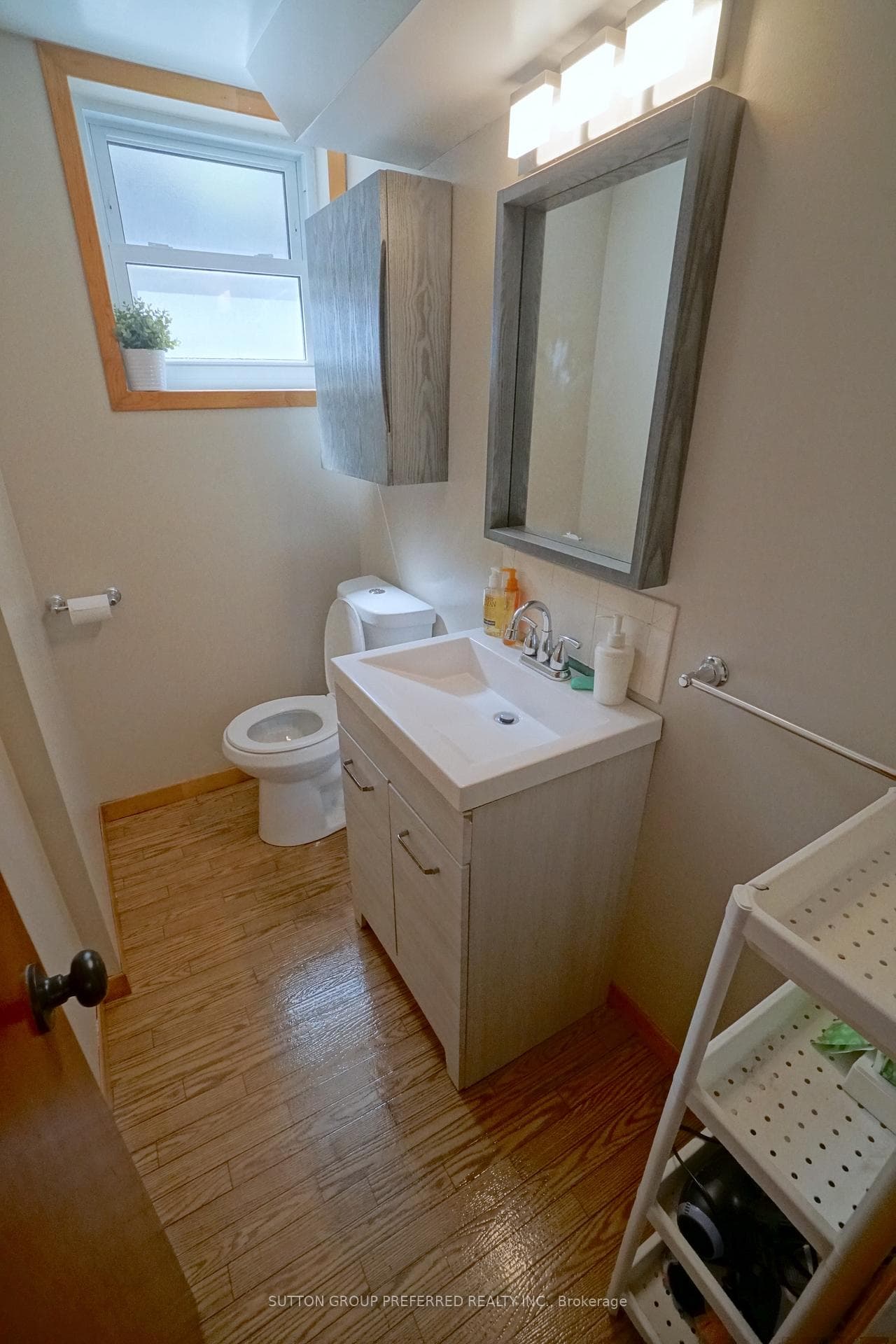 2-Piece Bath in Lower