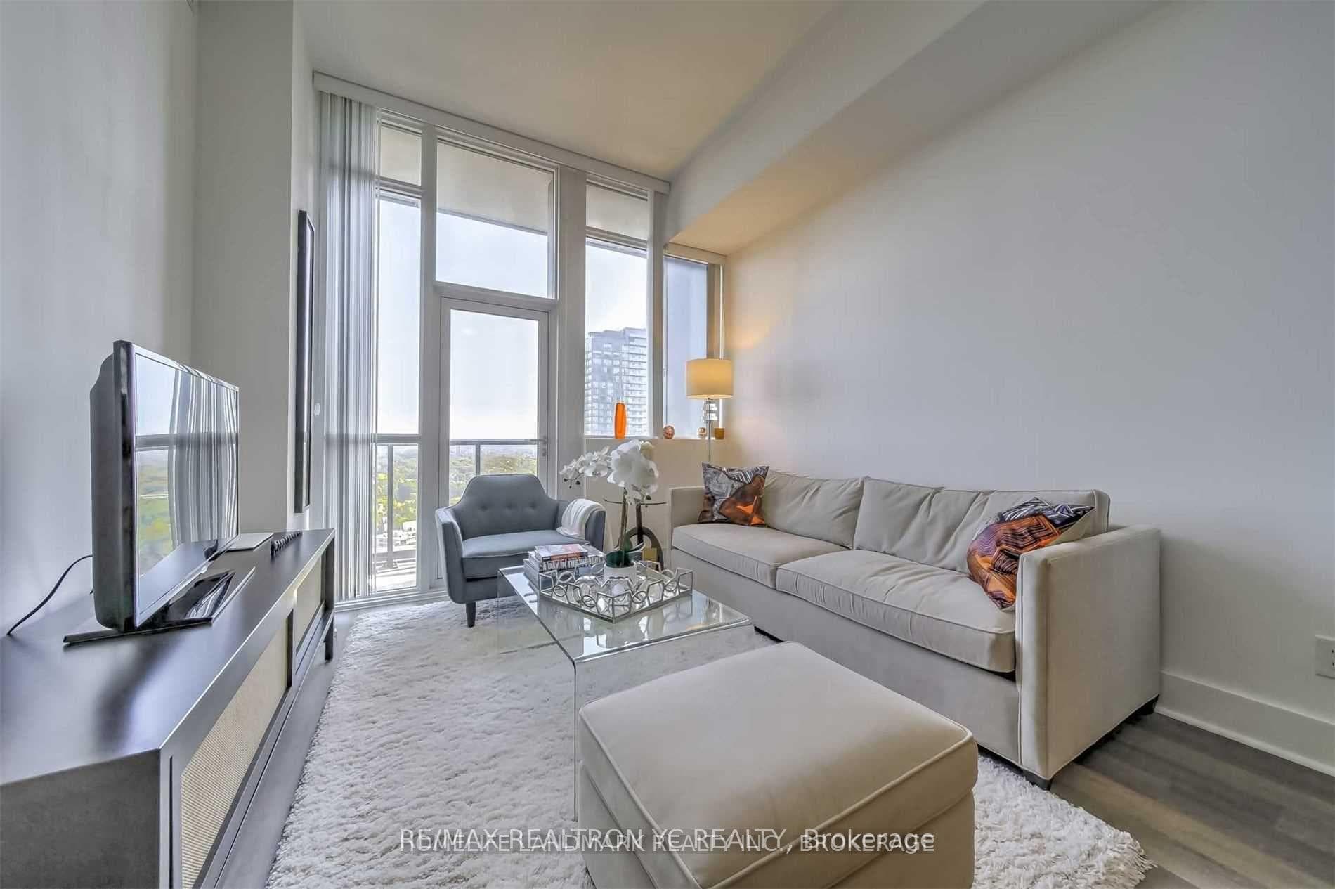 32 Davenport Road Unit 2306 photo 4
