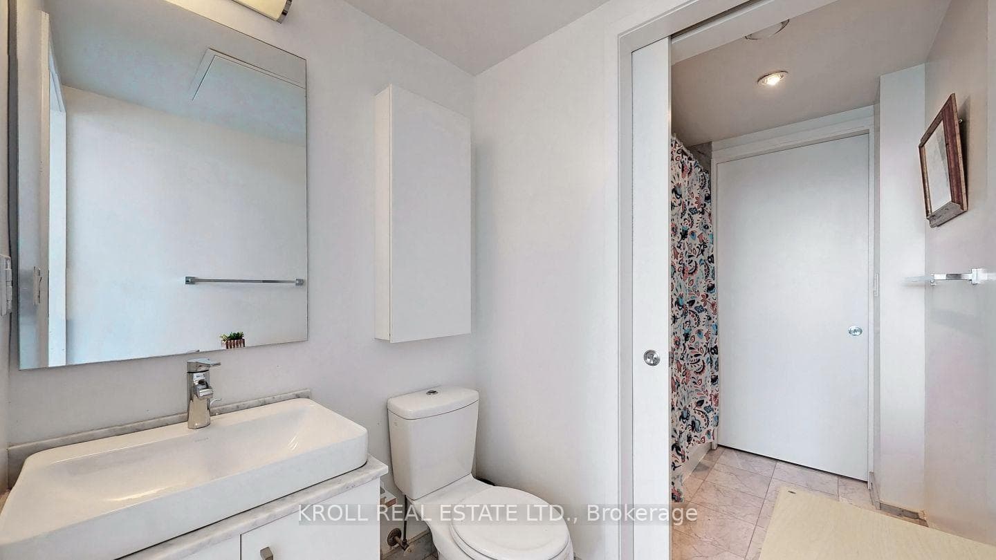12 York Street Unit 3107 photo 11