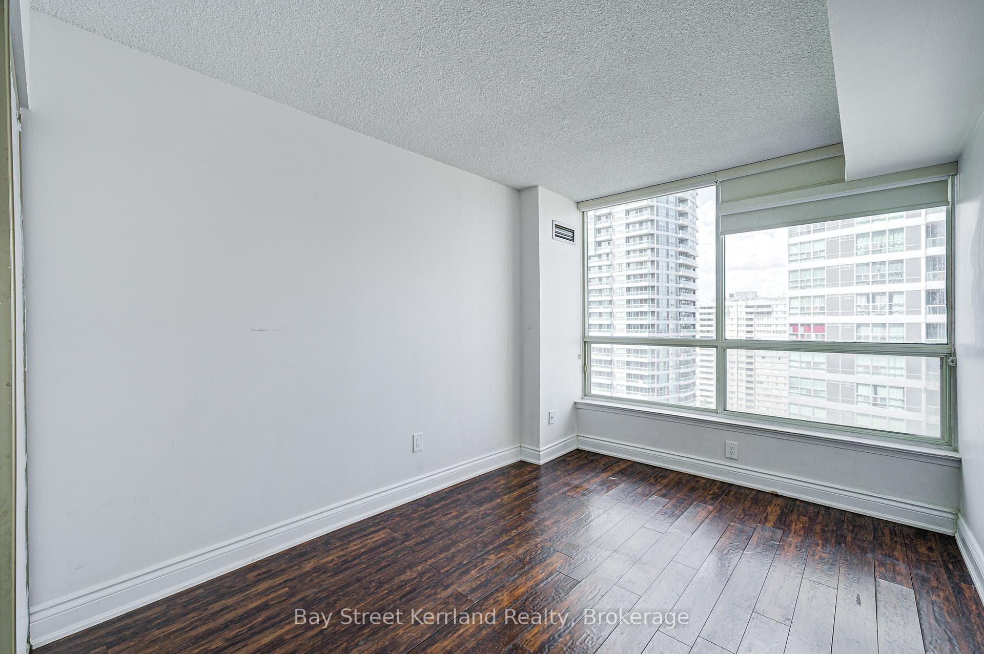 55 Elm Drive Unit 1710 photo 25