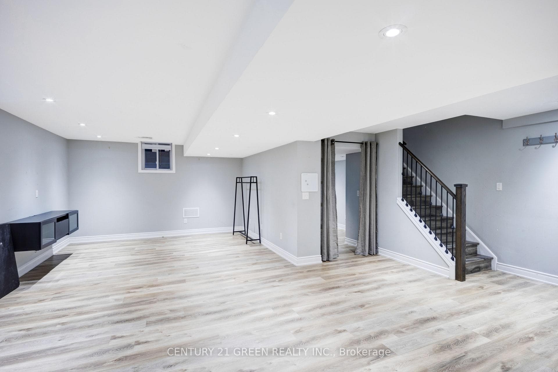 32 Riverglen Street photo 34