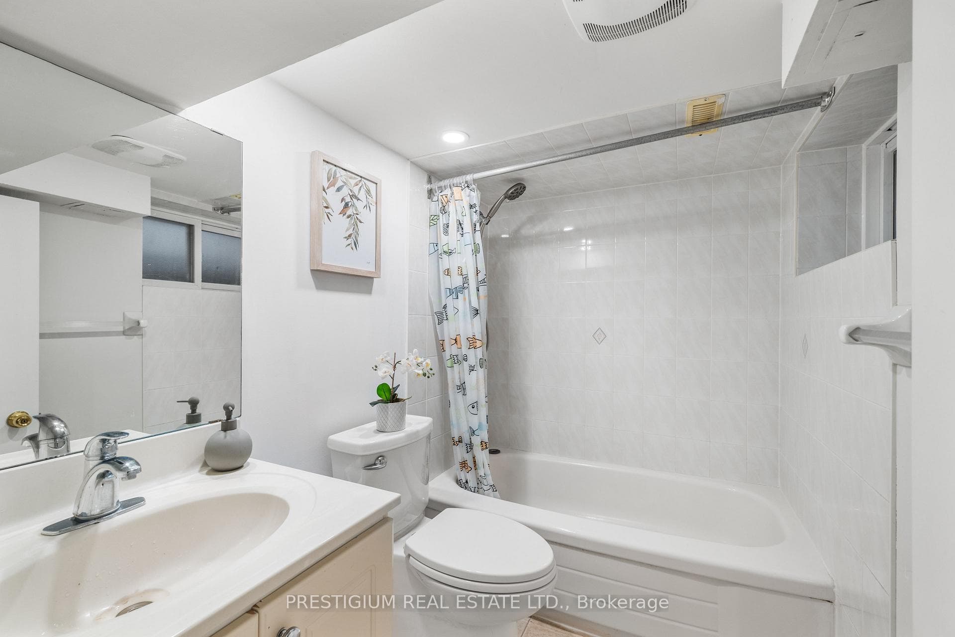 556 Davisville Avenue photo 37