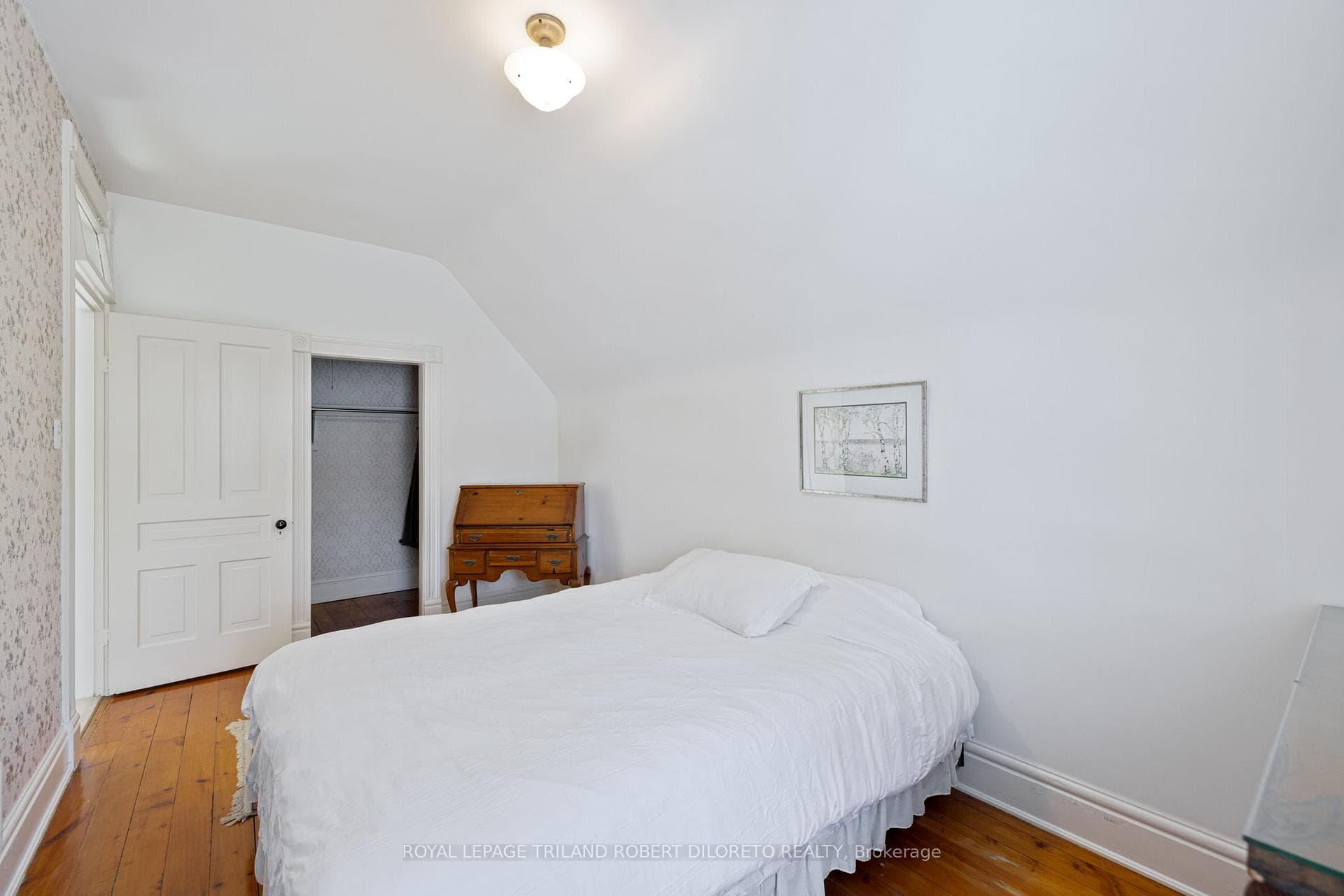 857 William Street photo 18