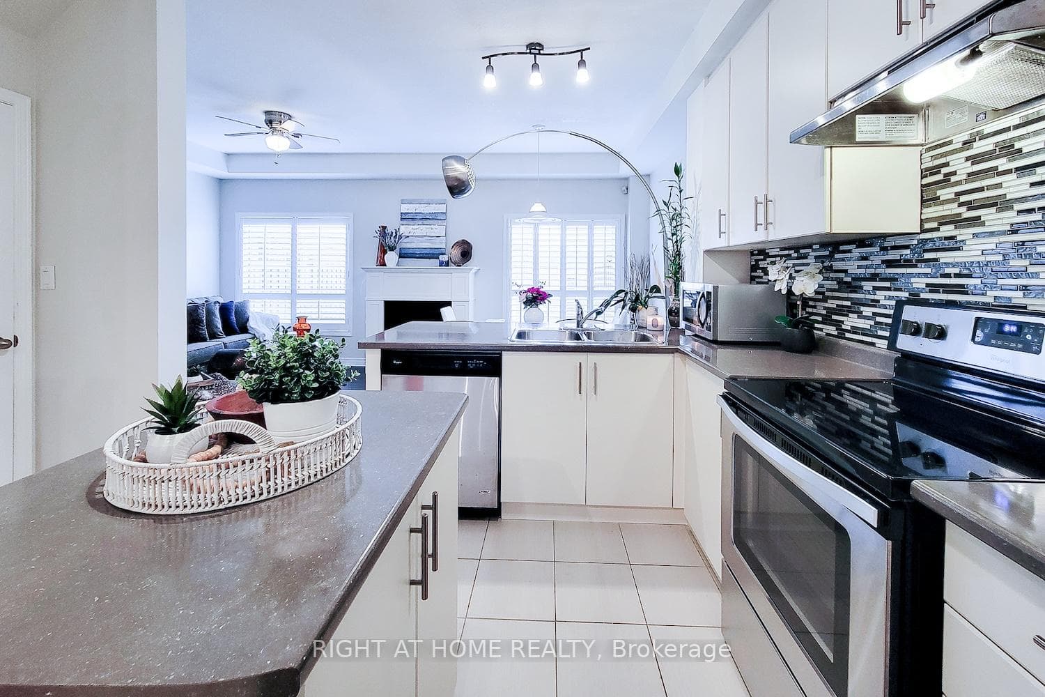 144 Lormont Boulevard photo 4