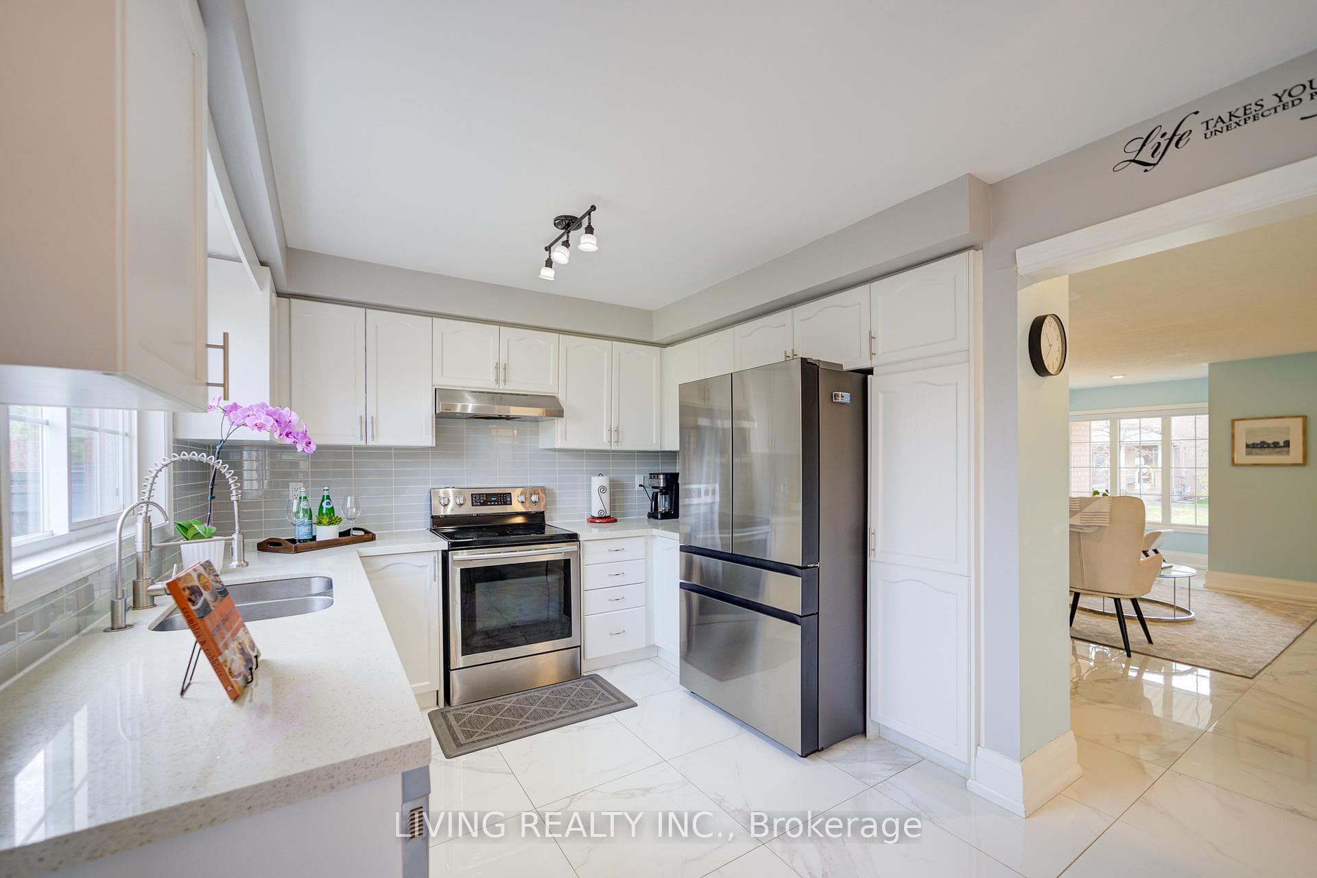 244 Fitzgerald Crescent photo 9