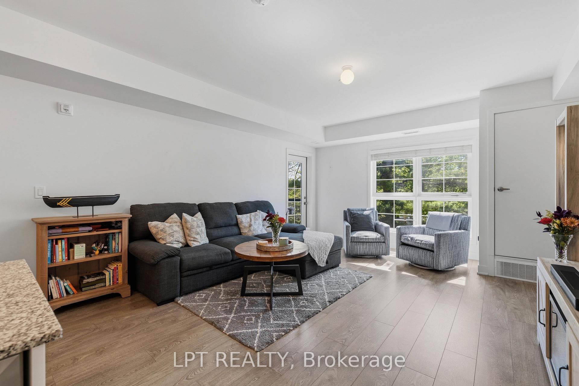 110 Grew Boulevard Unit 303 photo 8