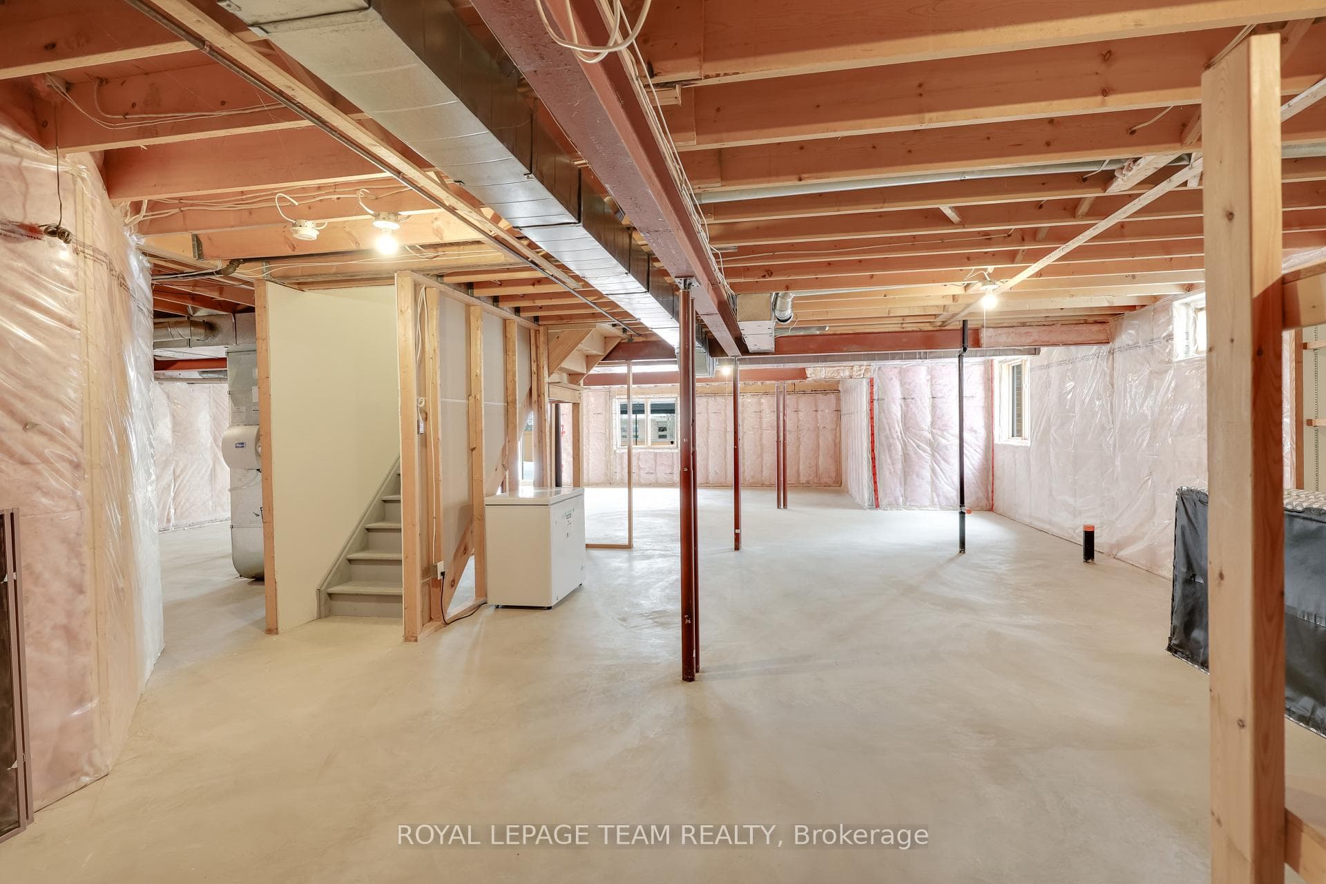 82 HANSEN Avenue photo 36