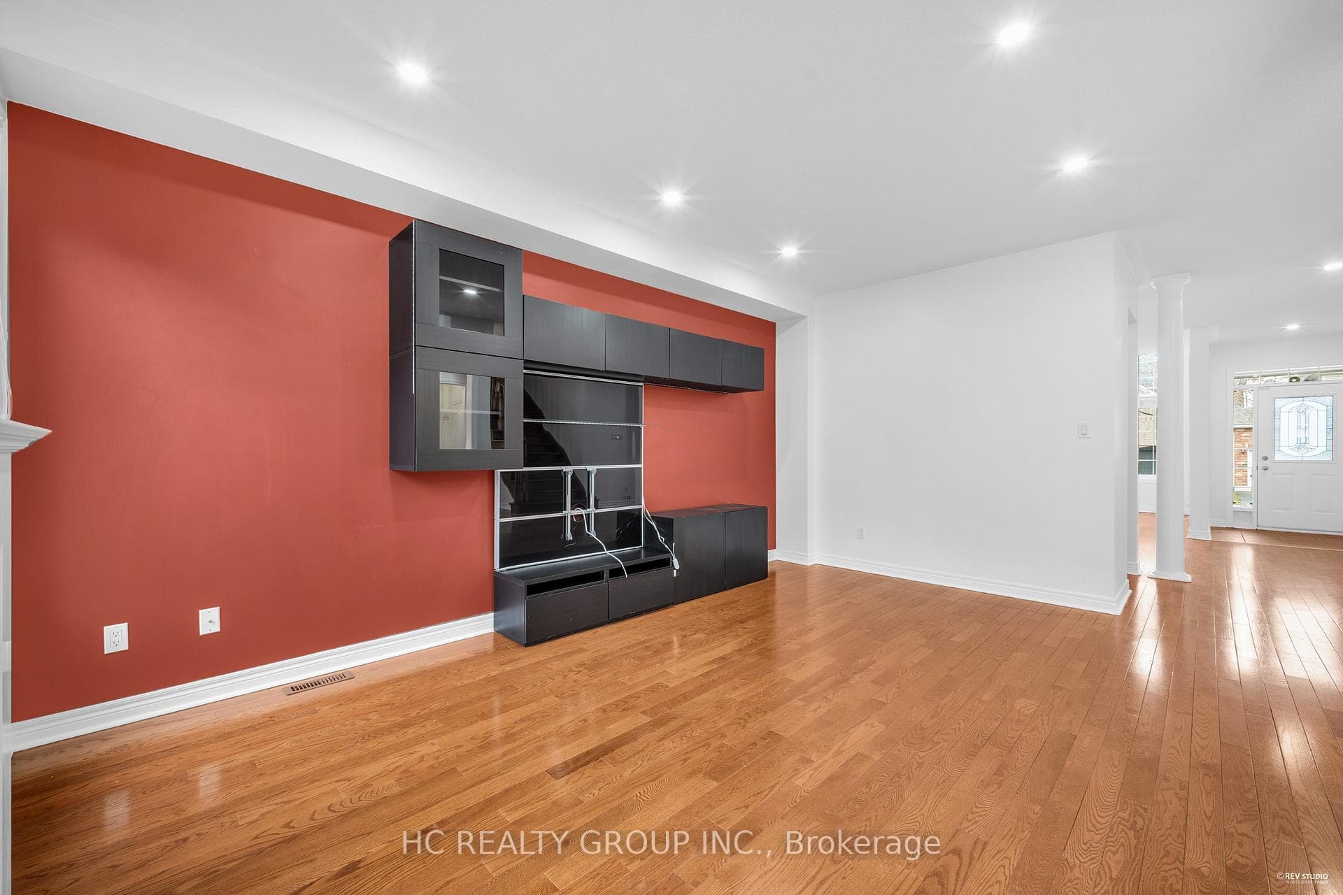 27 Valemount Way photo 9
