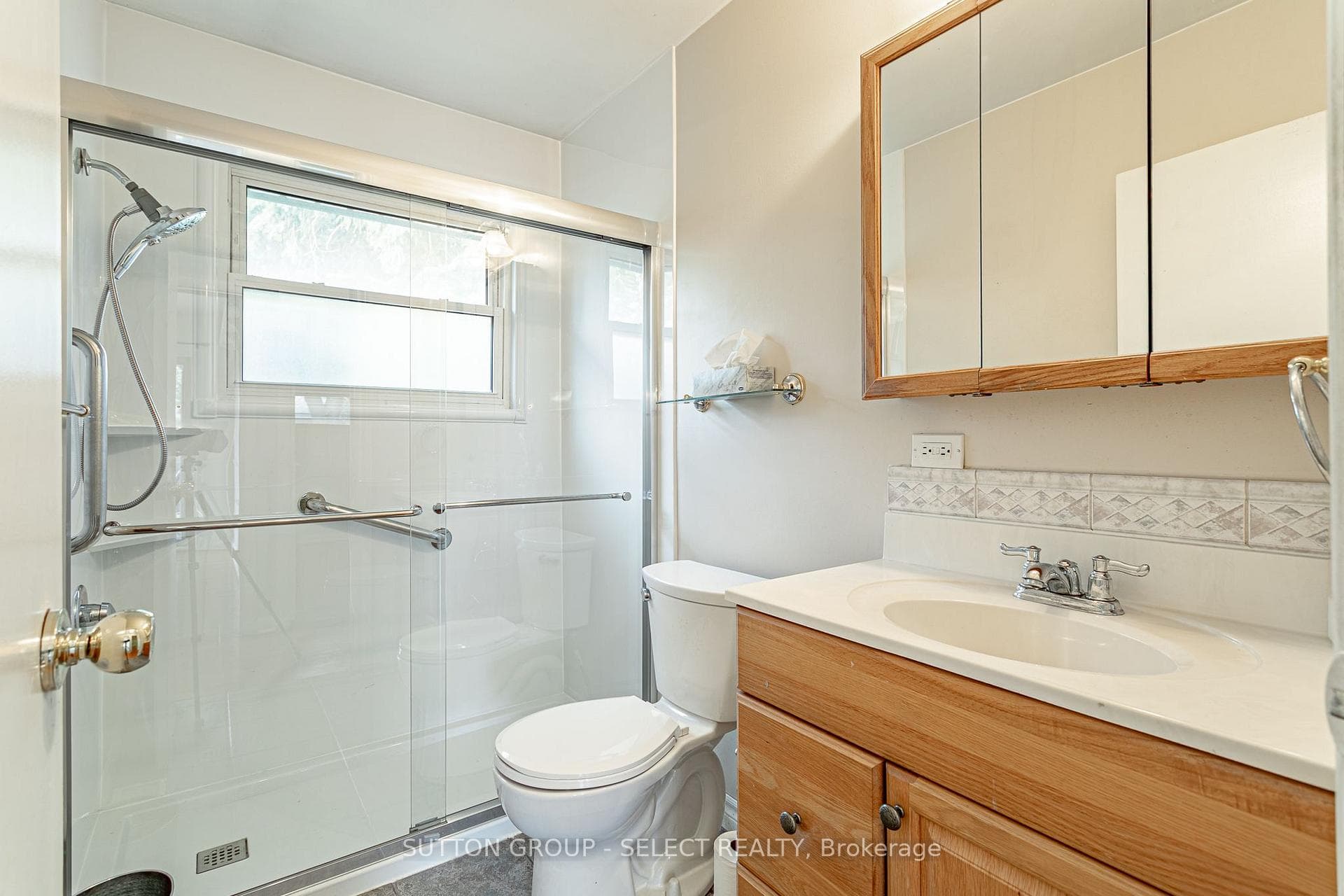 256 Tweedsmuir Avenue photo 11