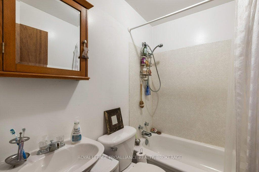 130 King Street East / 45 West Street N/A photo 13