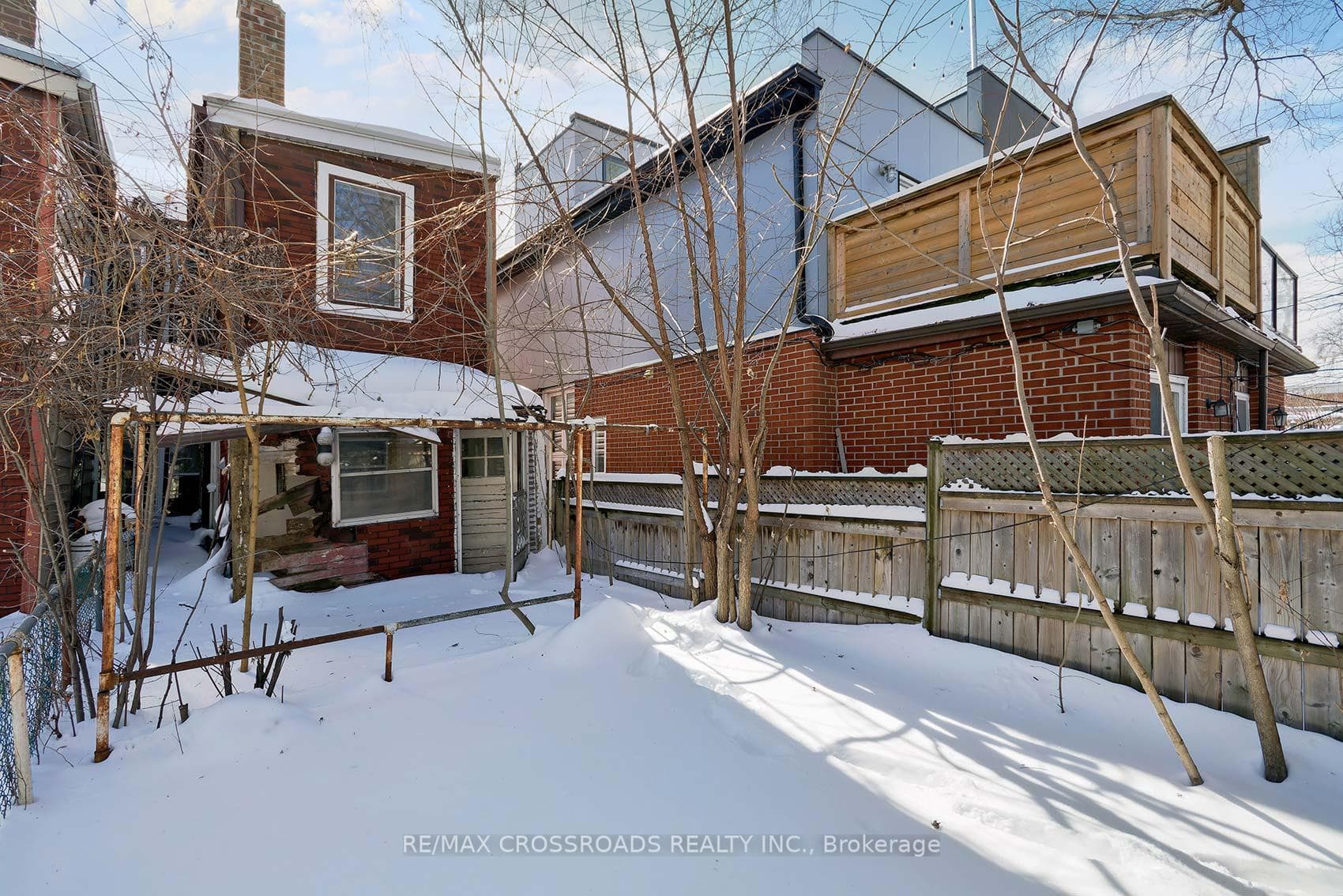 734 Adelaide Street photo 27