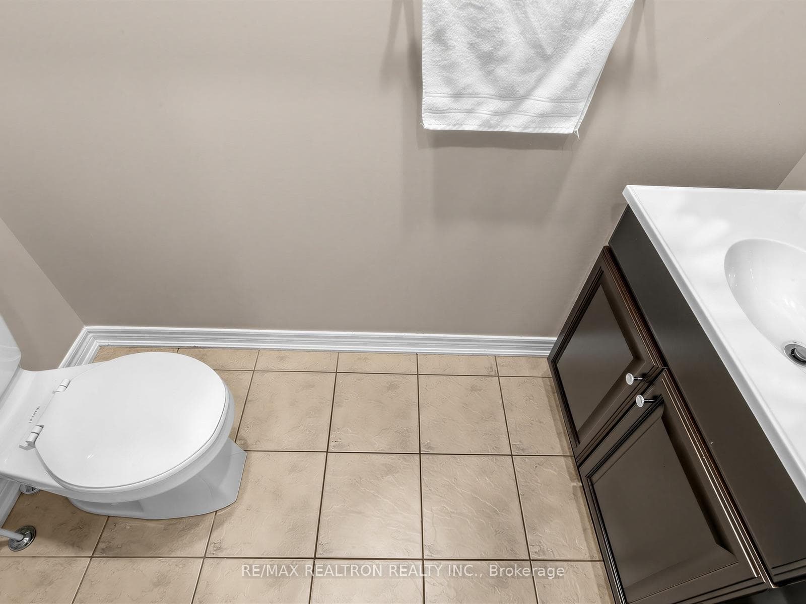 135 Windrow Street photo 30