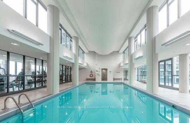 215 Fort York Boulevard Unit 3301 photo 2