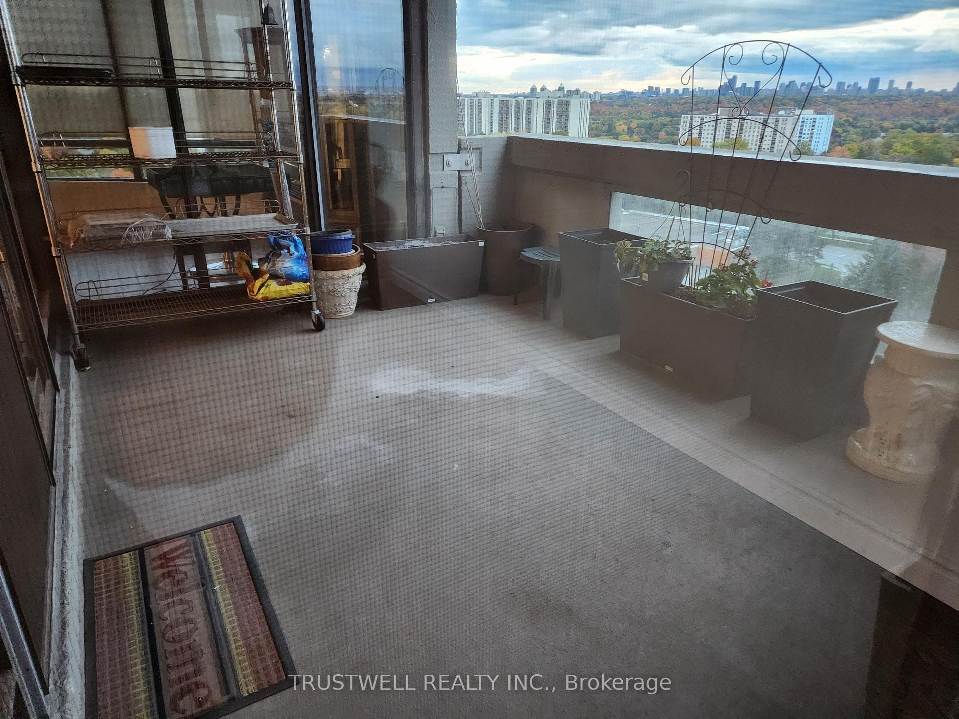 65 Skymark Drive Unit 1706 photo 5