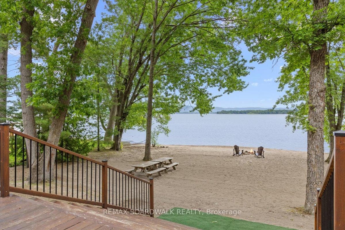 178 Baillie Avenue photo 4