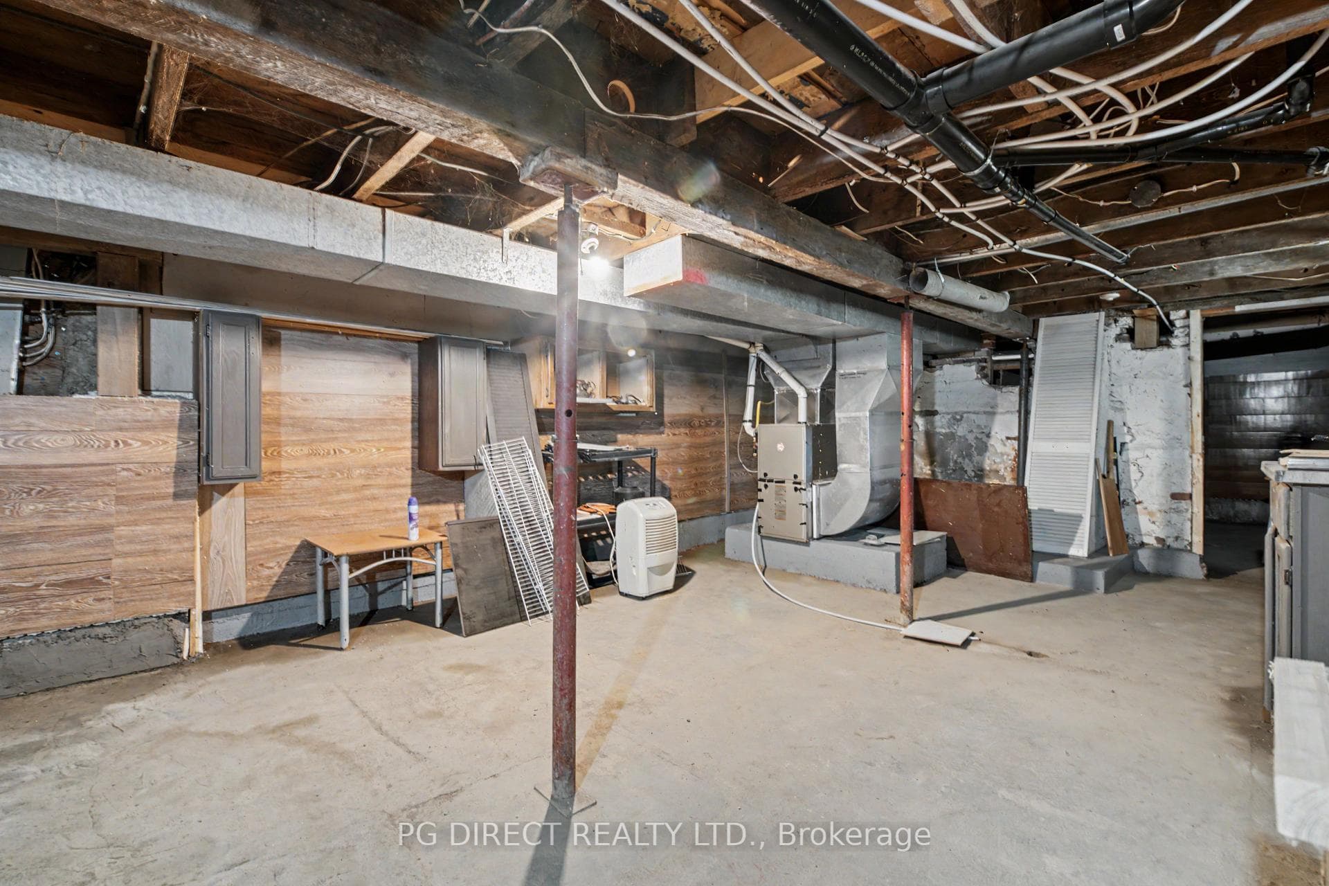 160 Centre Street photo 18