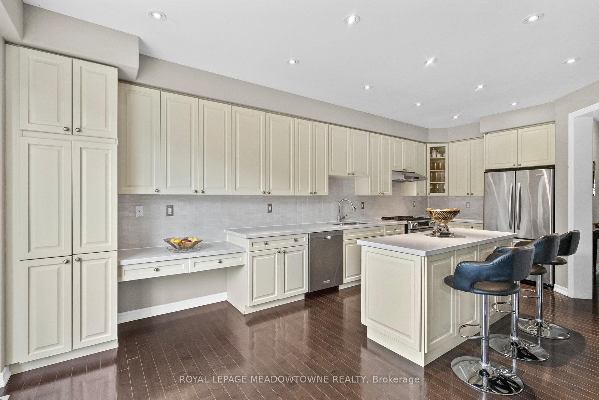 589 Bartleman Terrace photo 12