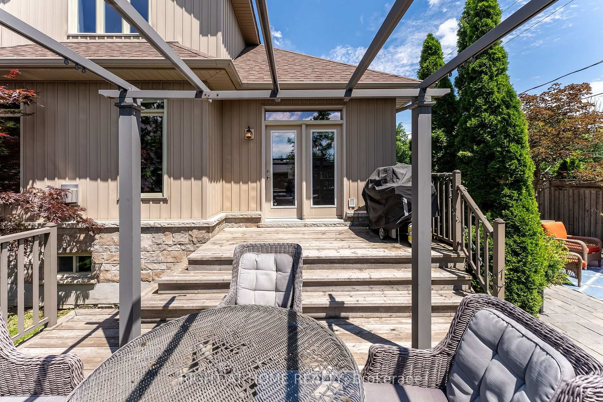 1660 Moyer Avenue photo 41