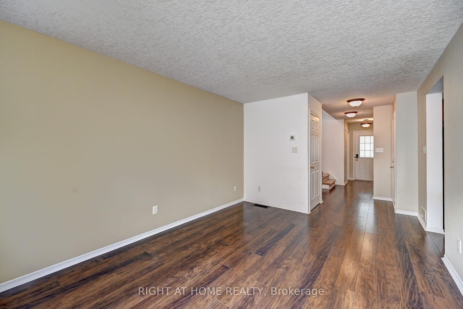 760 Paris Boulevard photo 12