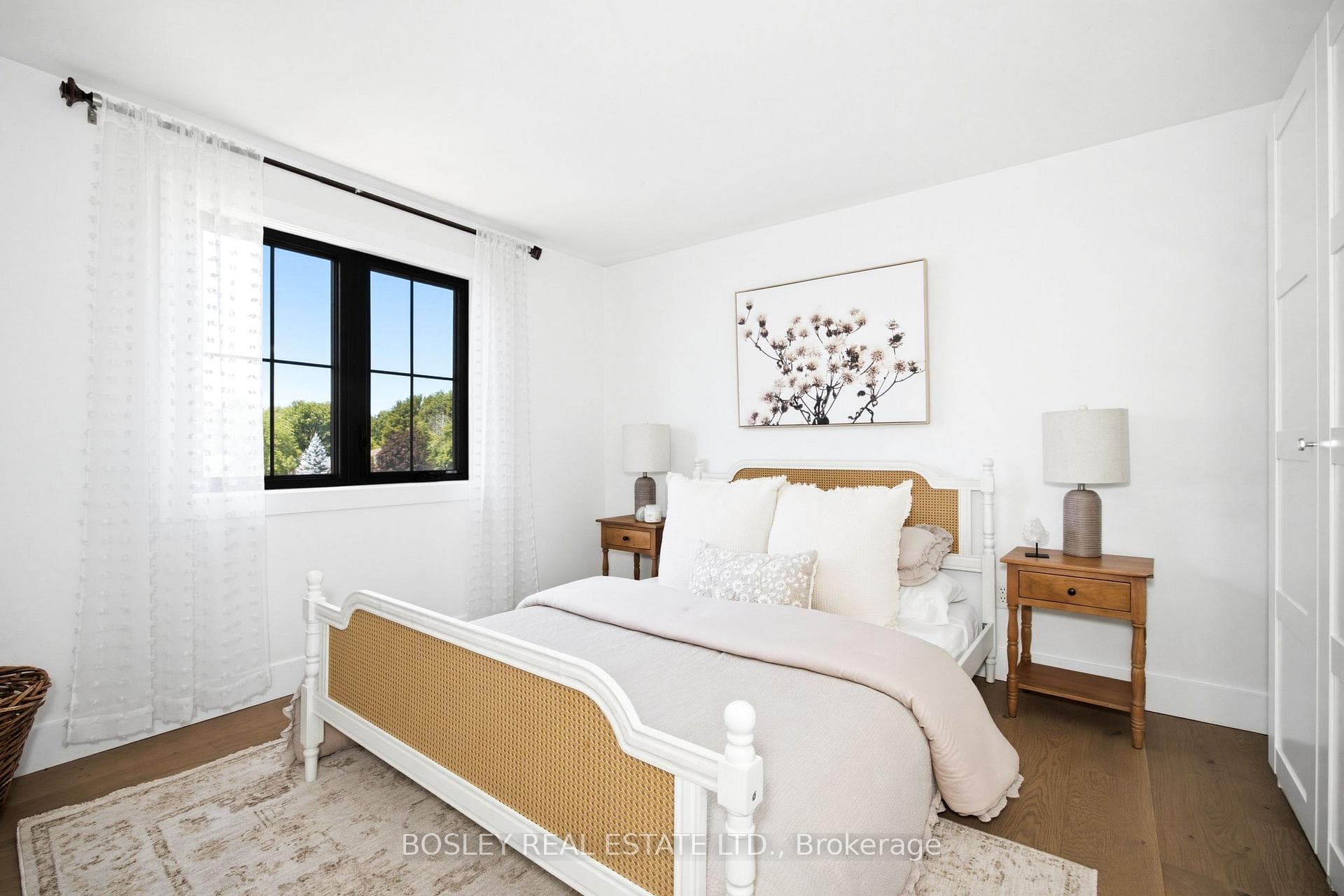 440 Sandford Street photo 21
