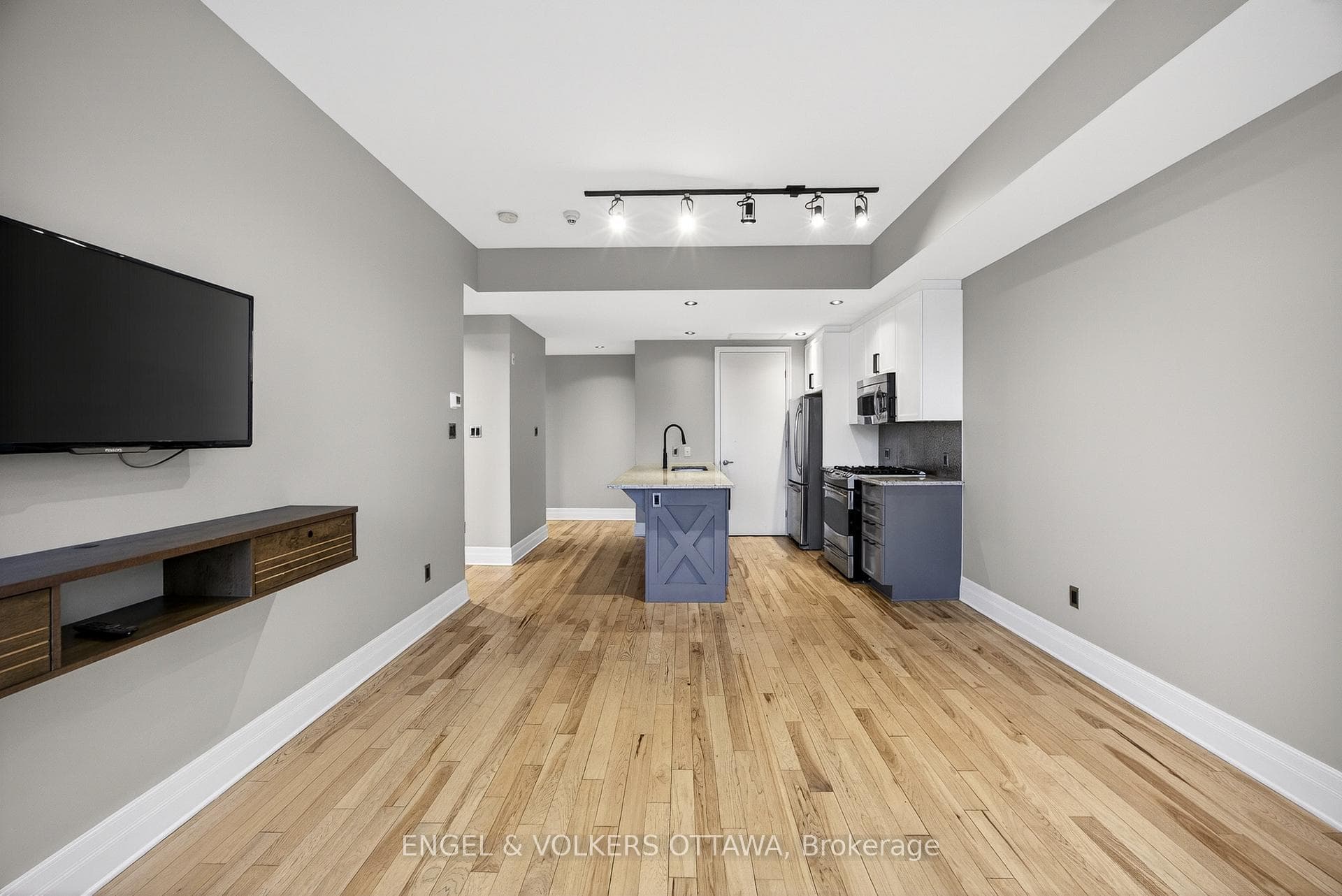 327 Breezehill Avenue Unit 410 photo 23