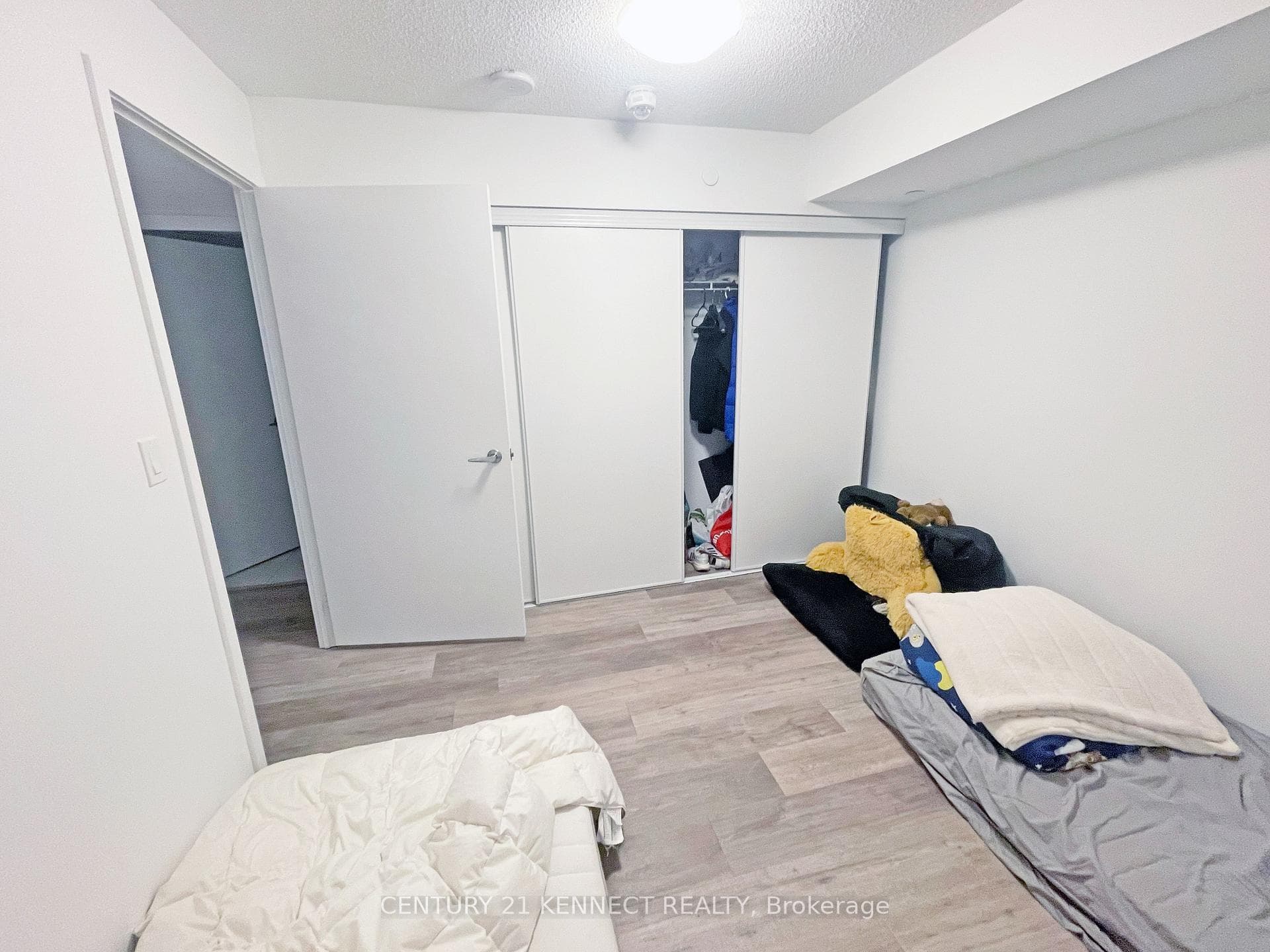231 College Street Unit 502R photo 10
