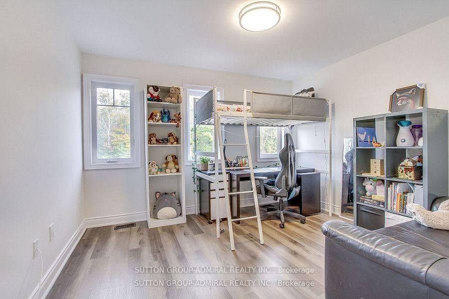 RENT 26 Oakmont Avenue photo 32