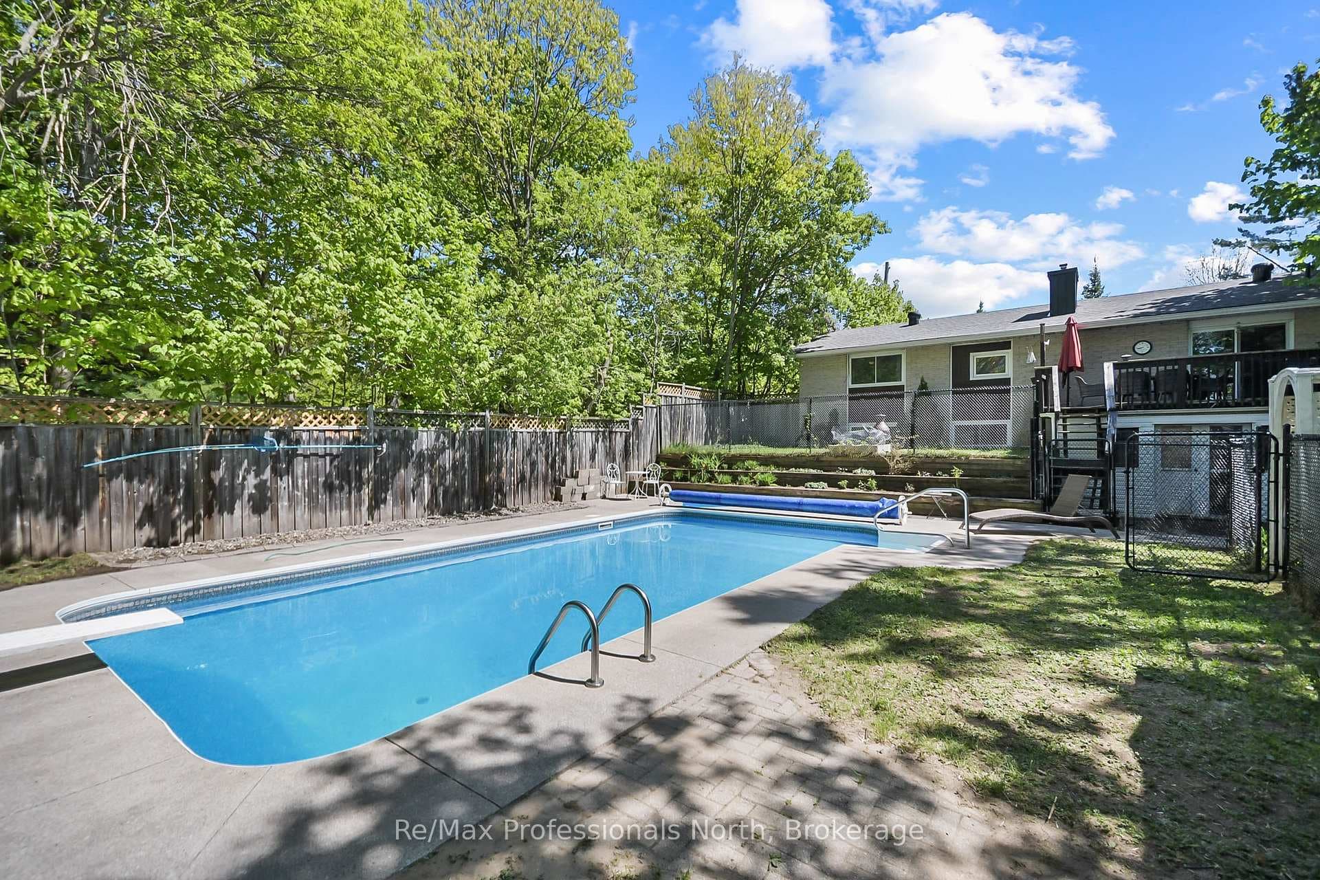 110 FRASER Street photo 37