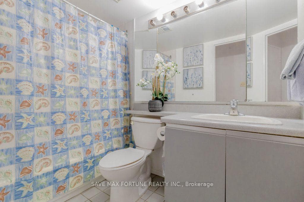 410 Mclevin Avenue Unit 812 photo 19