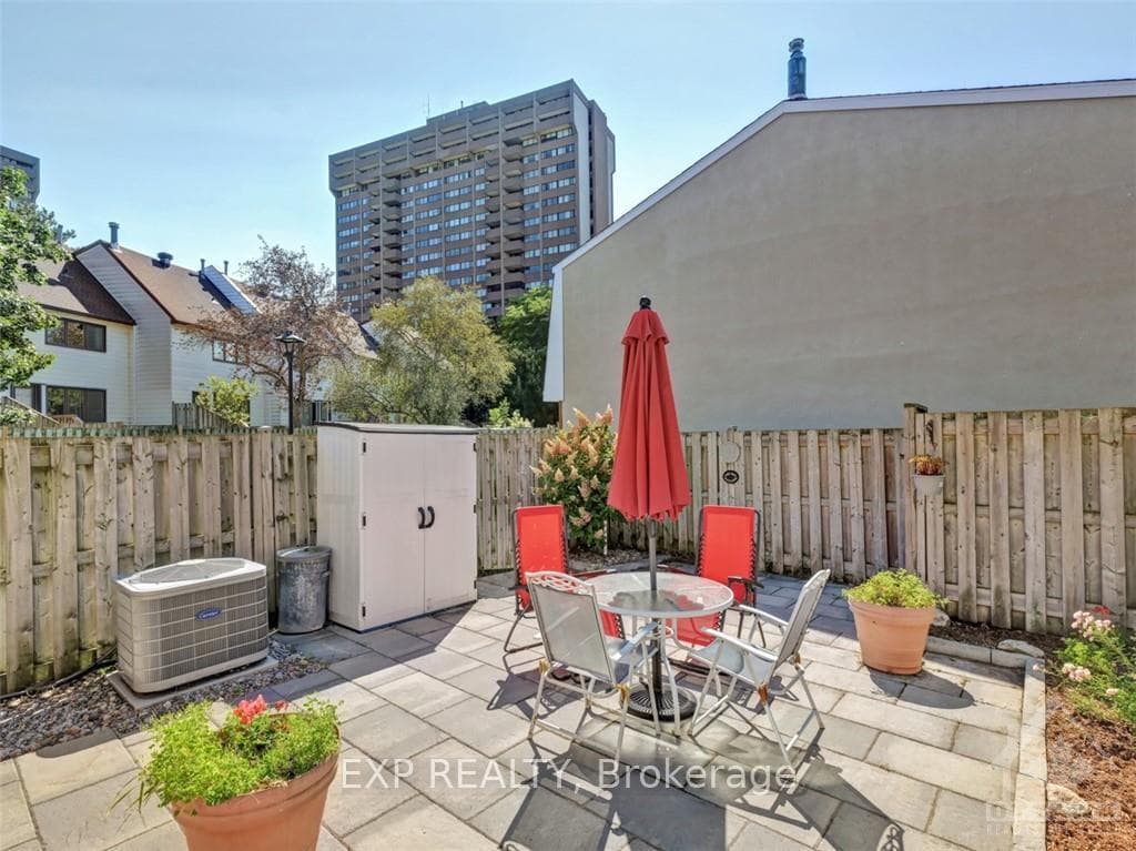 3338 SOUTHGATE Road photo 23