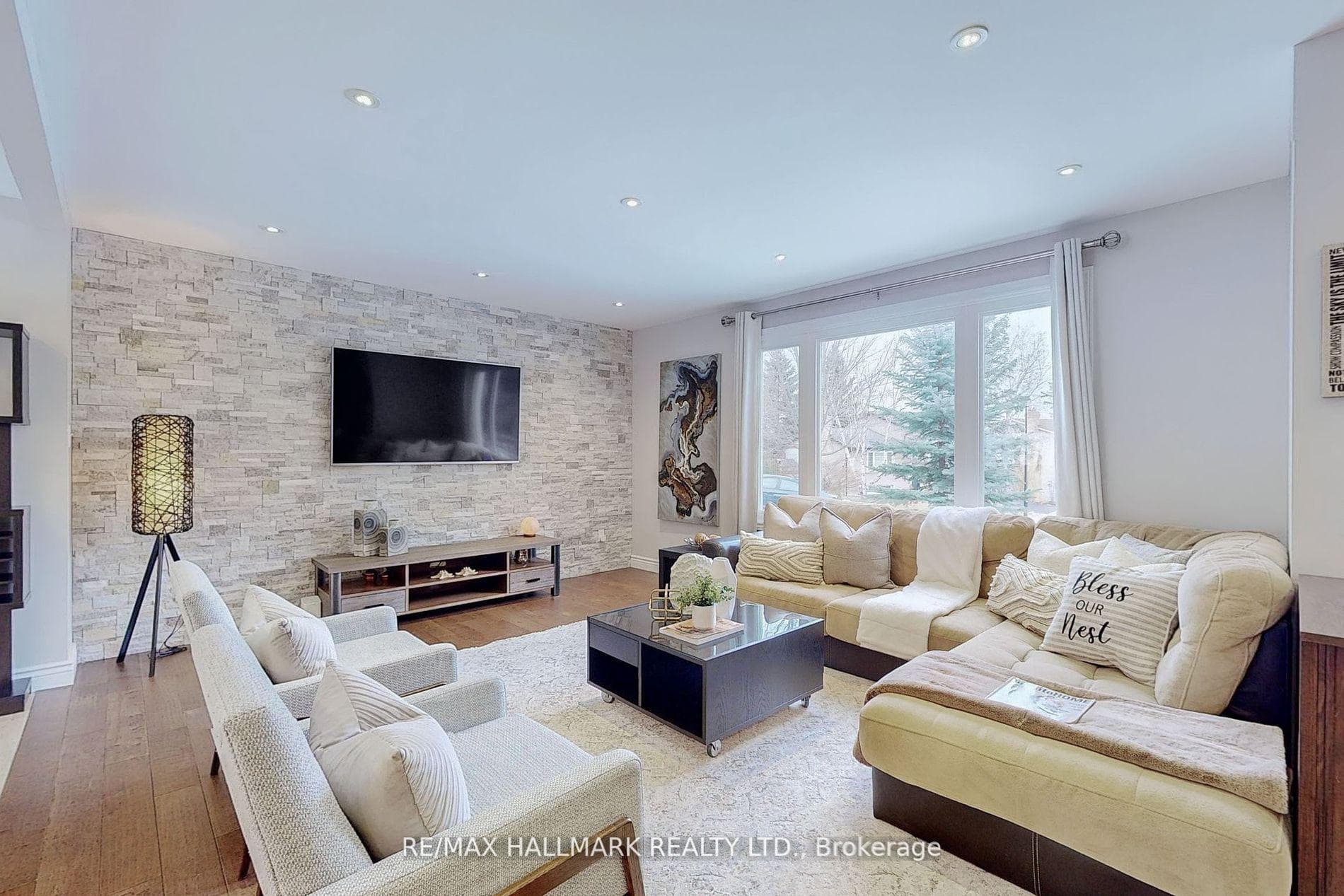 224 Hibiscus Court photo 3