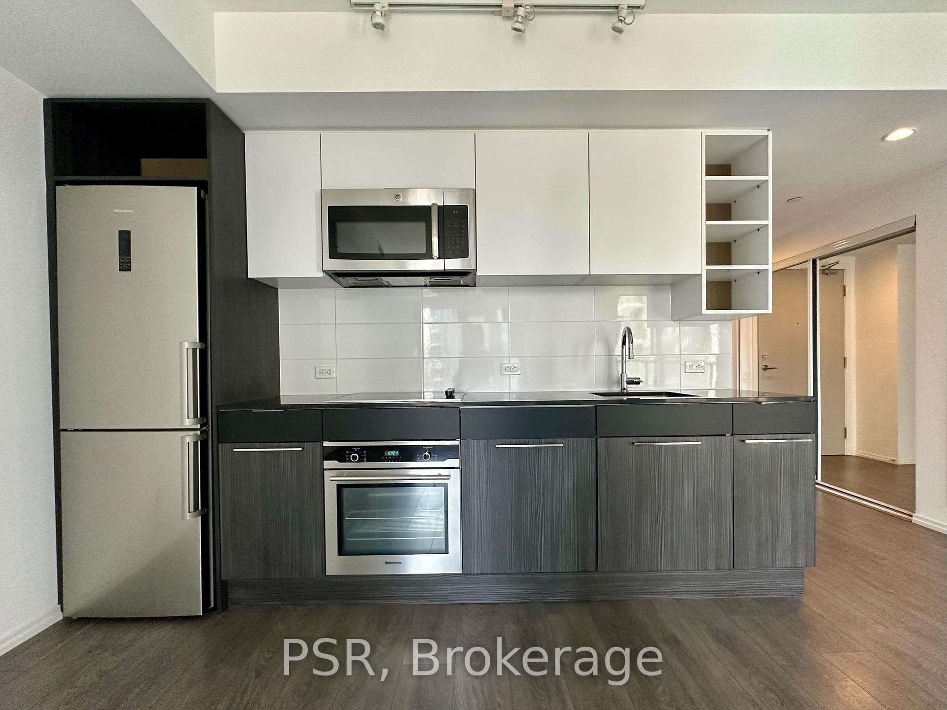 68 Shuter Street Unit 1603 photo 1