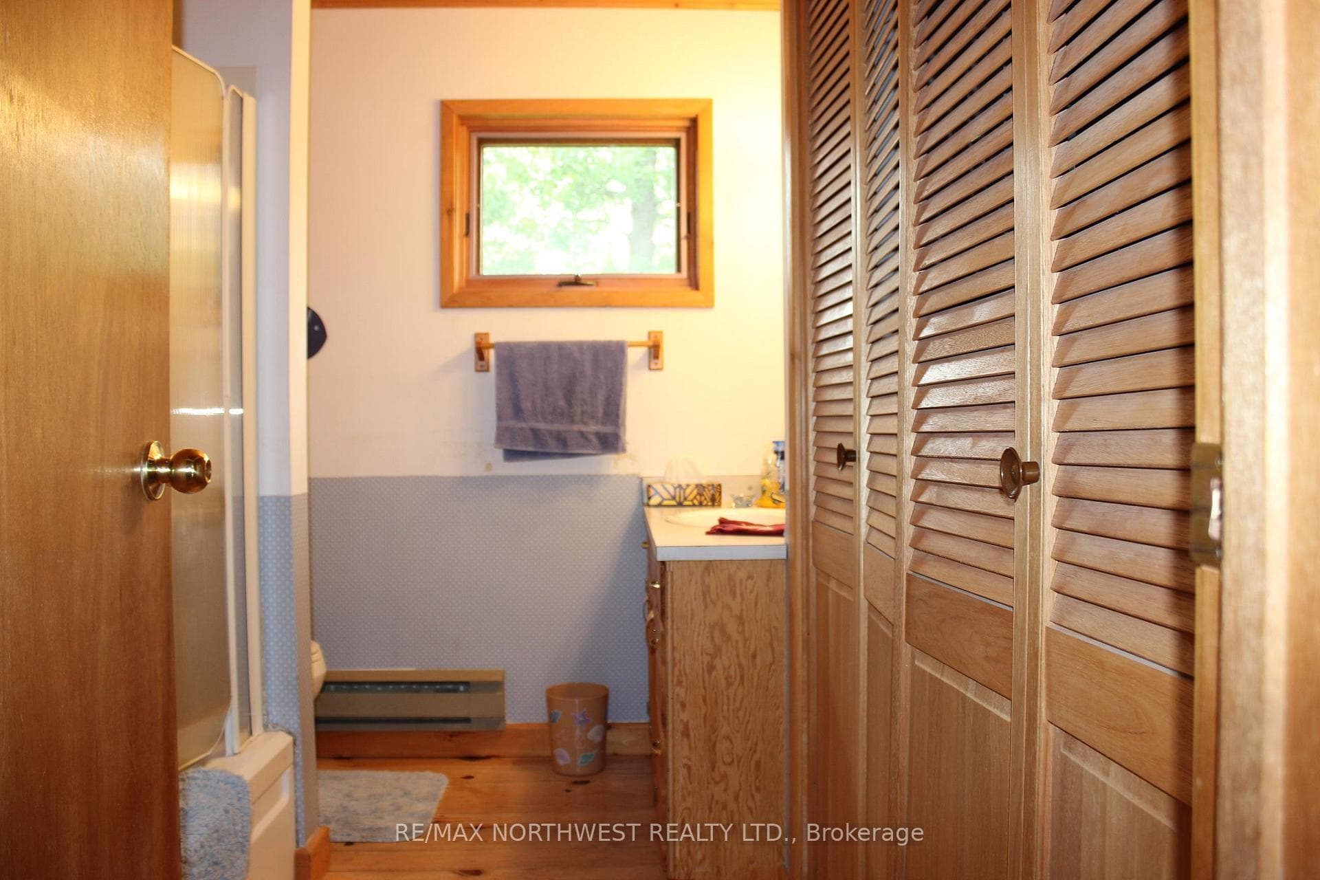 93 STINTZI DR E photo 39