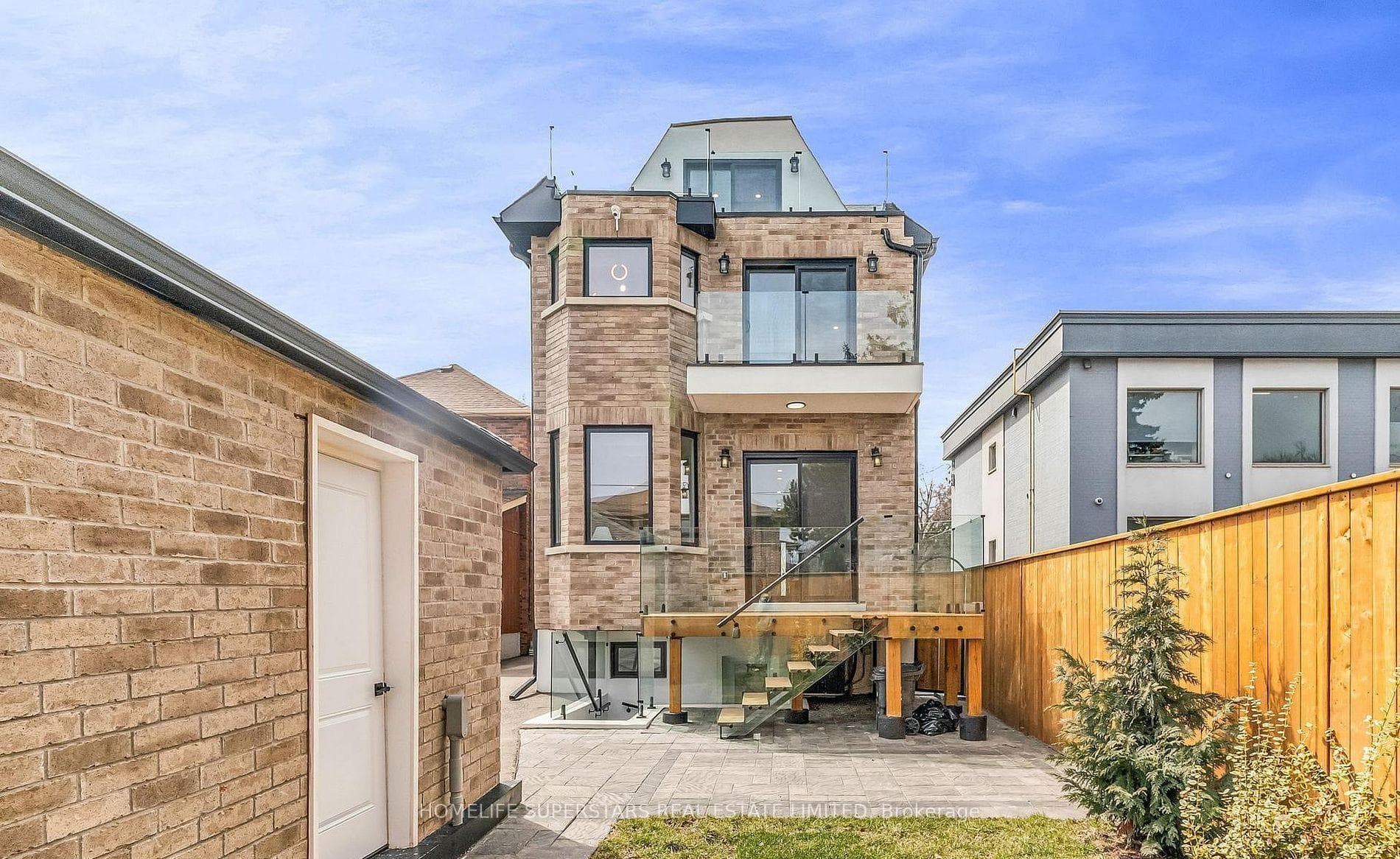603 Royal York Road photo 4